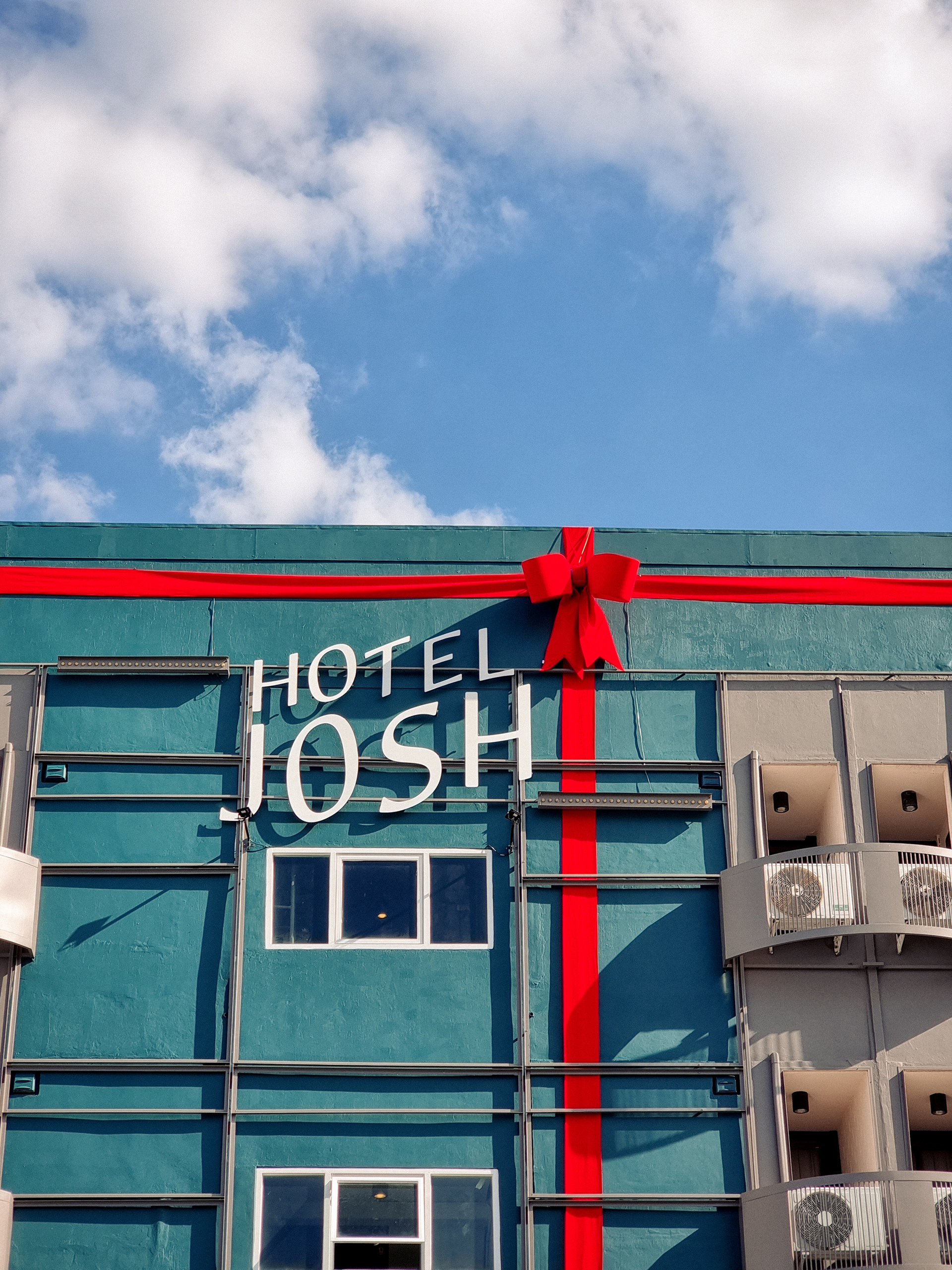 Josh Hotel.