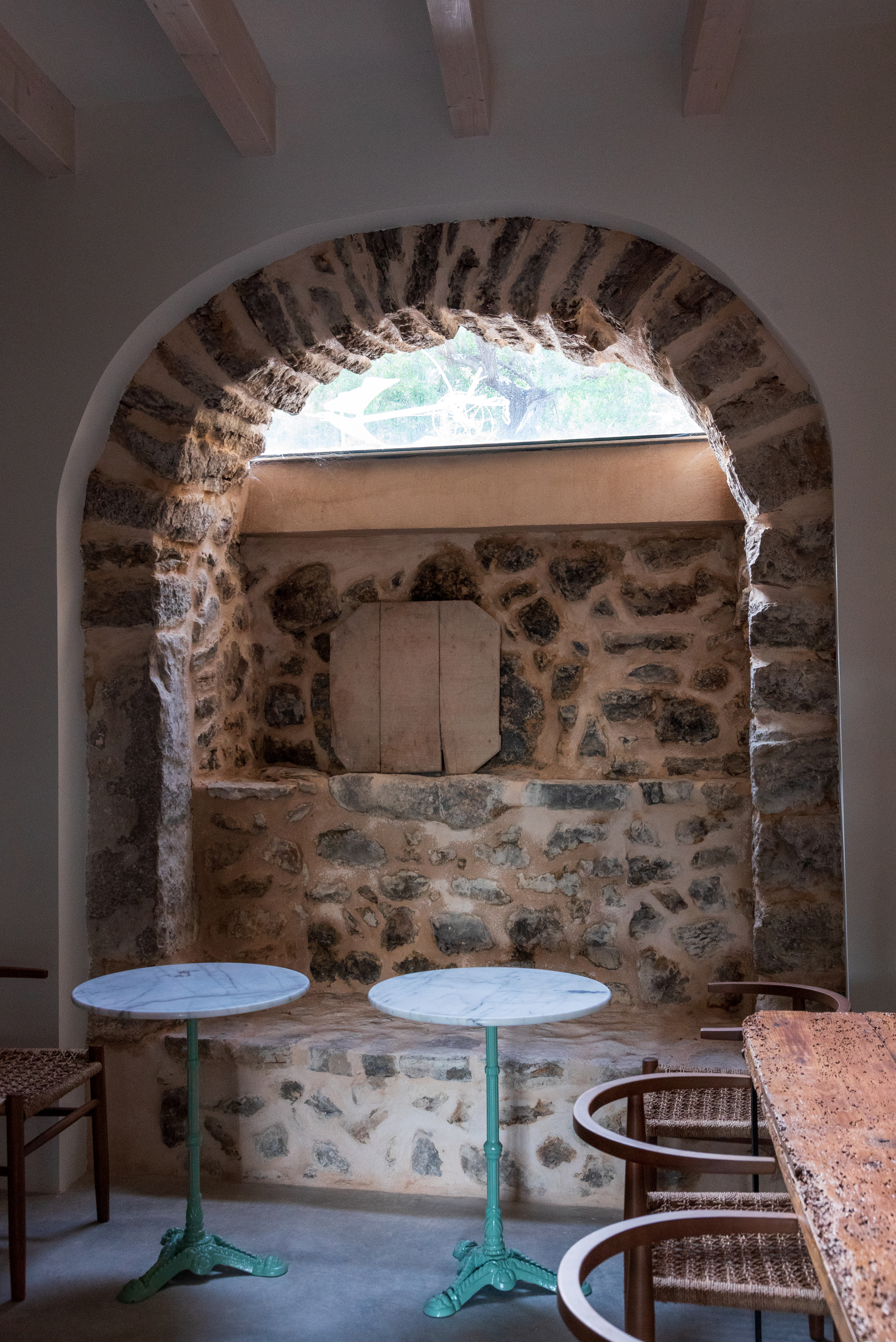 Restaurant met gedekte tafels — Agroturisme Subies