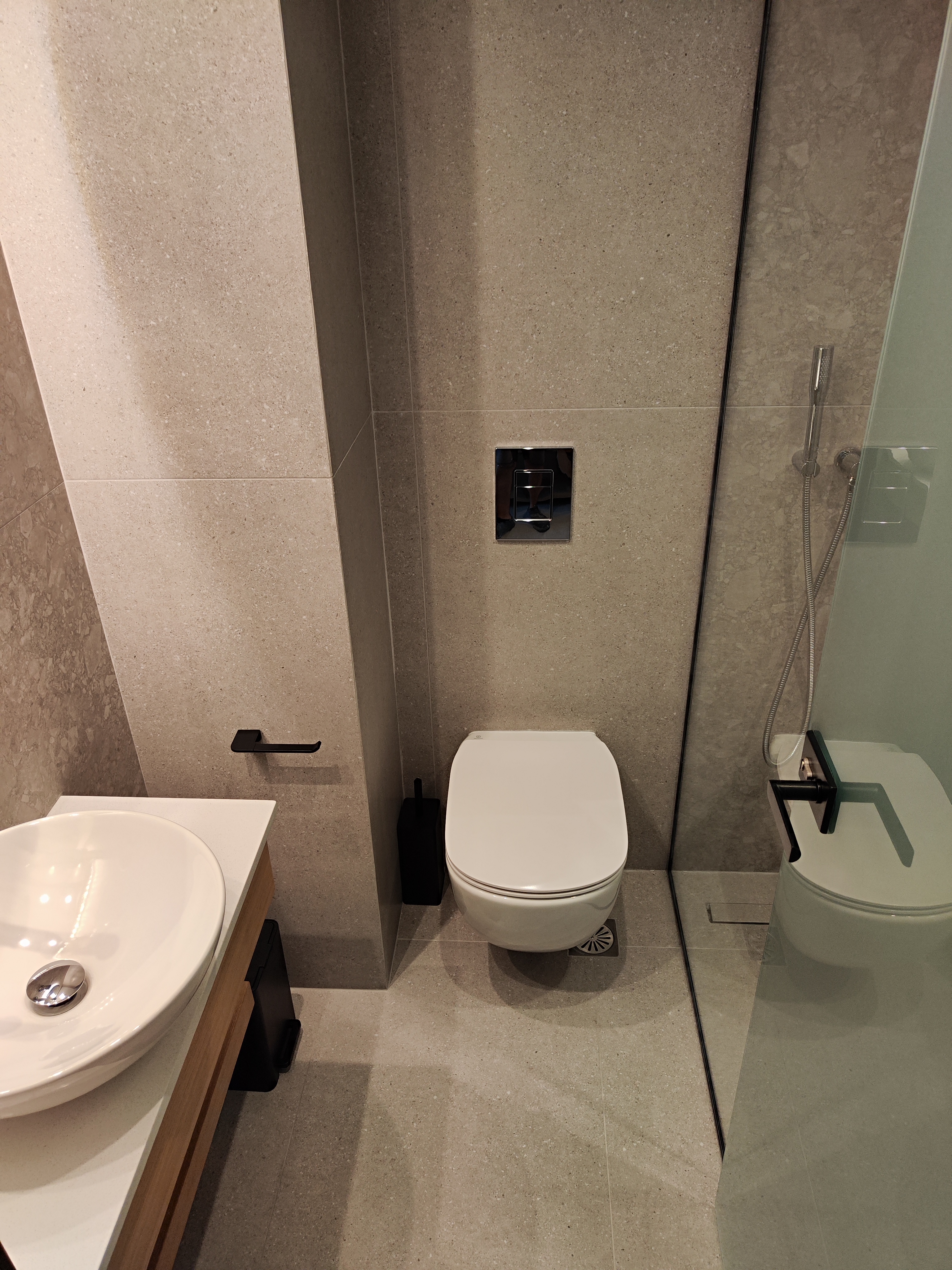 Badkamer met inloopdouche — Ammos Paleochora Hotel