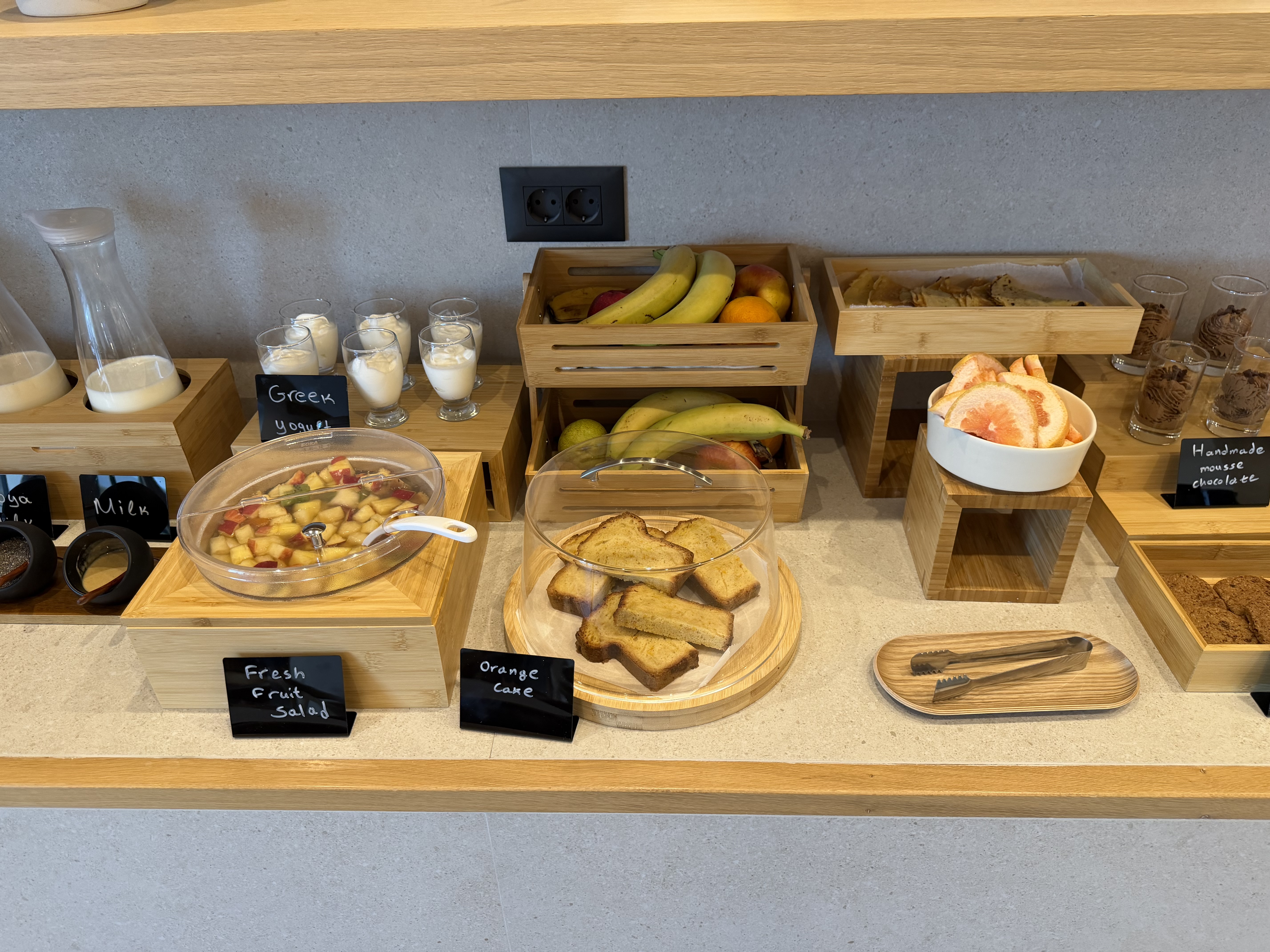 Bar met drankenselectie — Ammos Paleochora Hotel