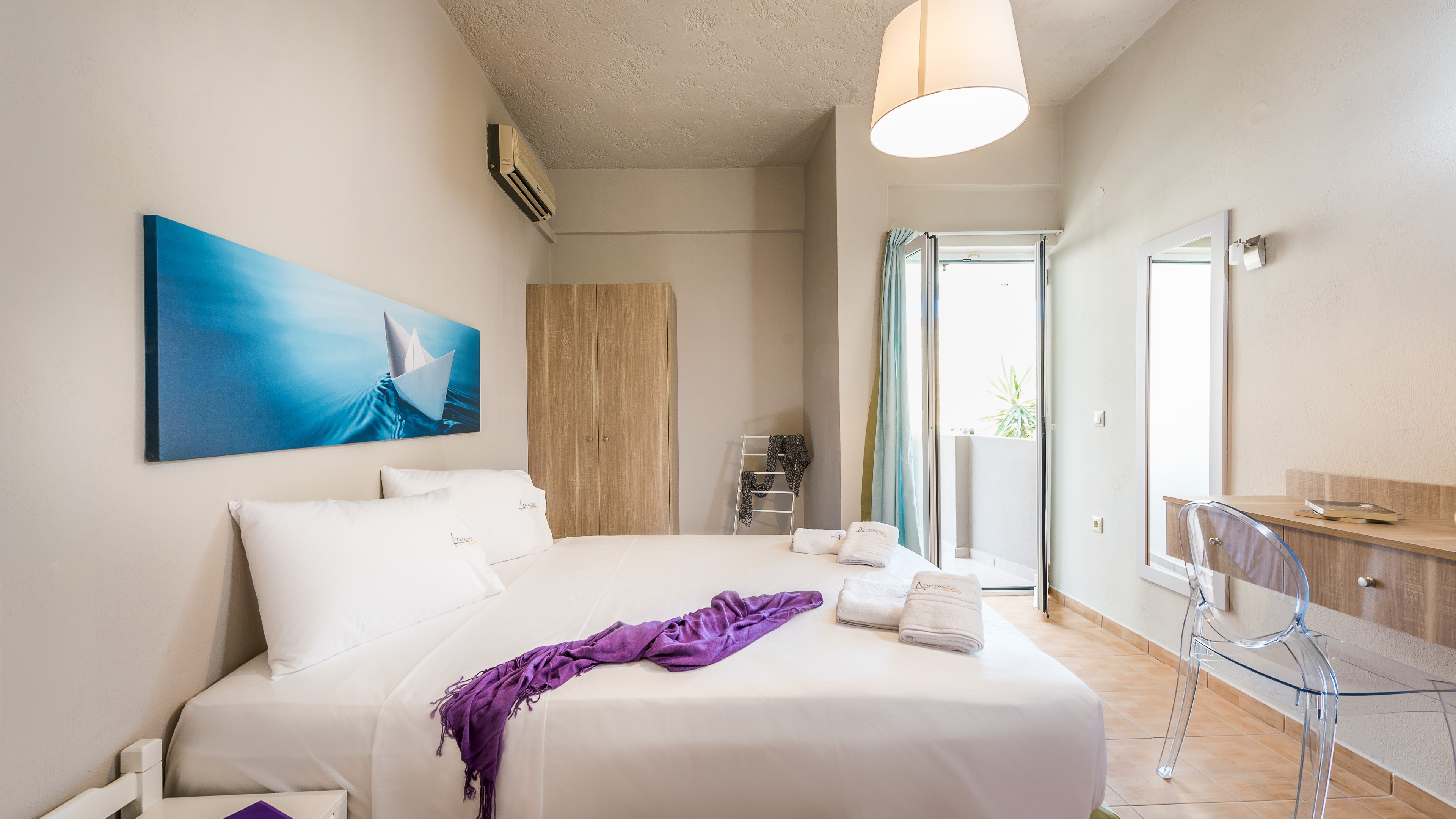 Kamer met tweepersoonsbed — Anemos Suites by Estia