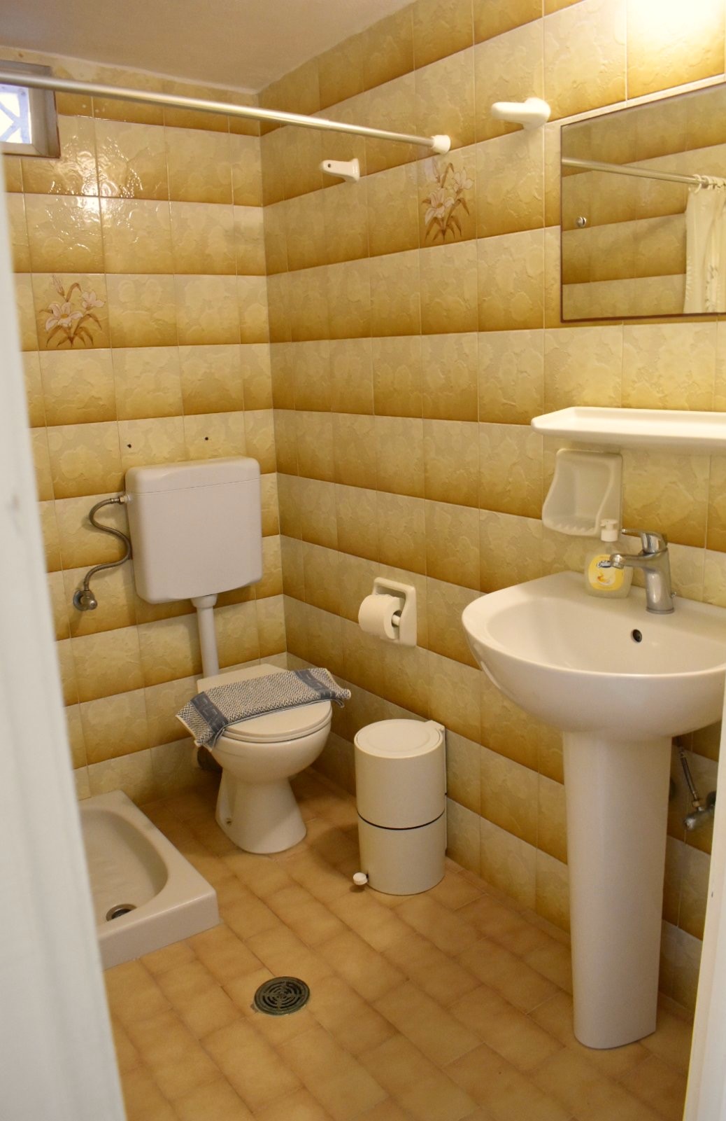 Badkamer met ligbad — Asteria