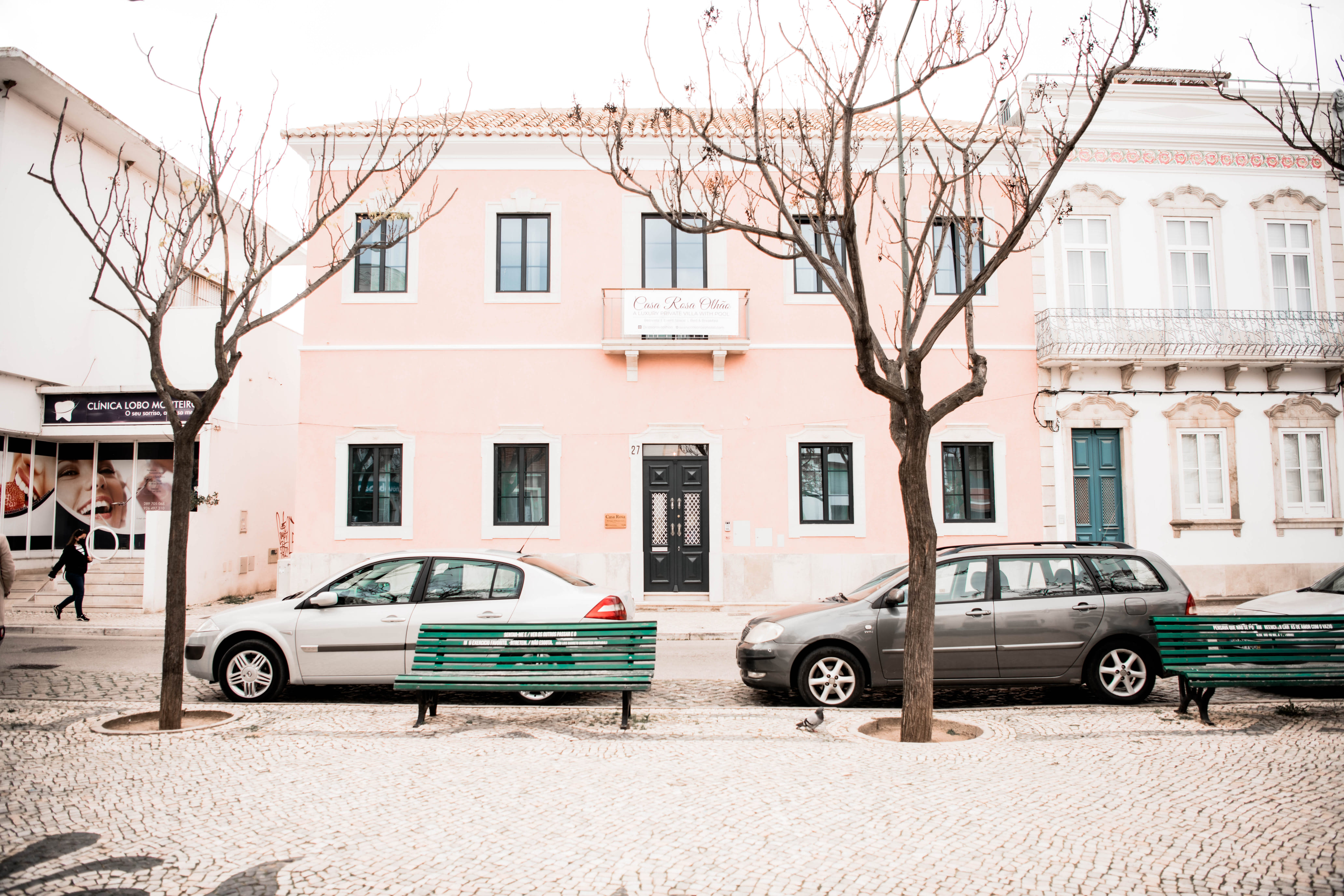 Mediterraans hotelgebouw — Casa Rosa Villa