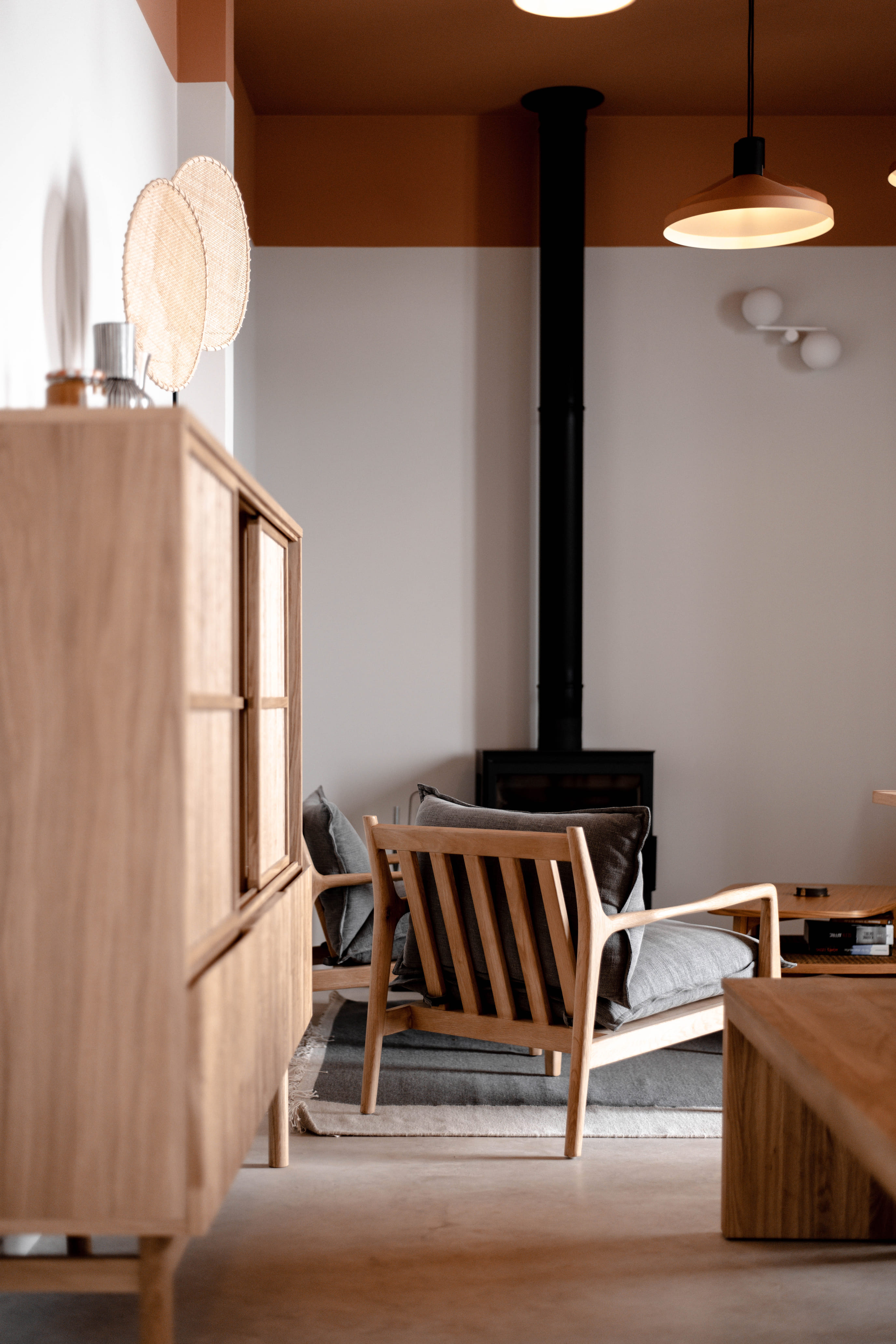 Restaurant met gedekte tafels — Casa Rosa Villa