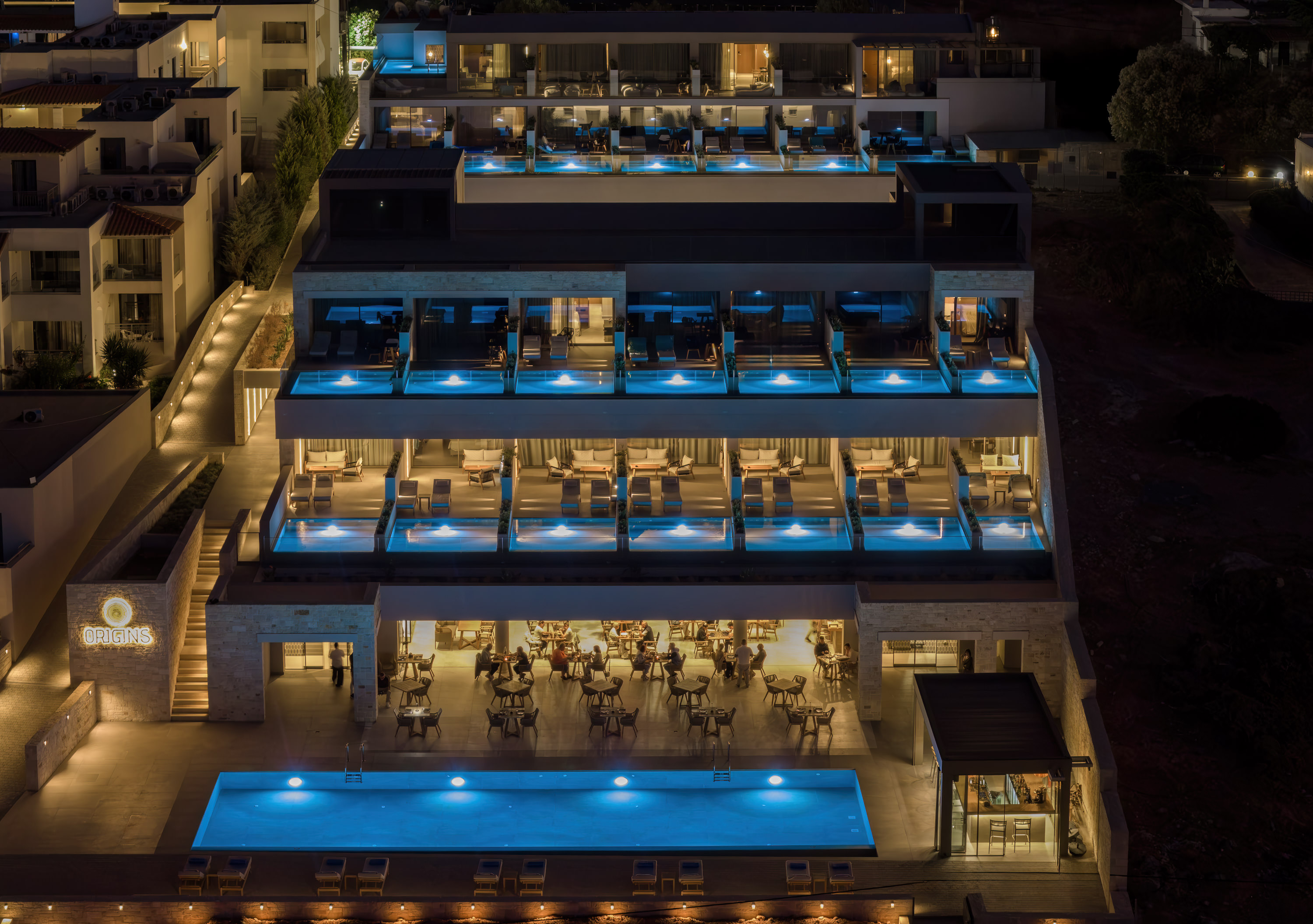 Zonsondergang vanaf het terras — Castello Boutique Suites by the Sea