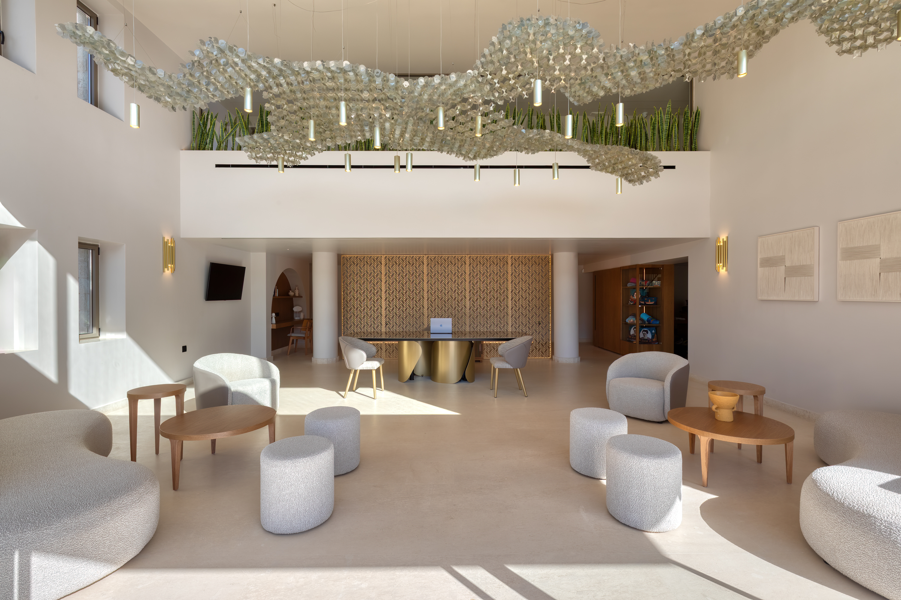 Lobby met receptie — Castello Boutique Suites by the Sea