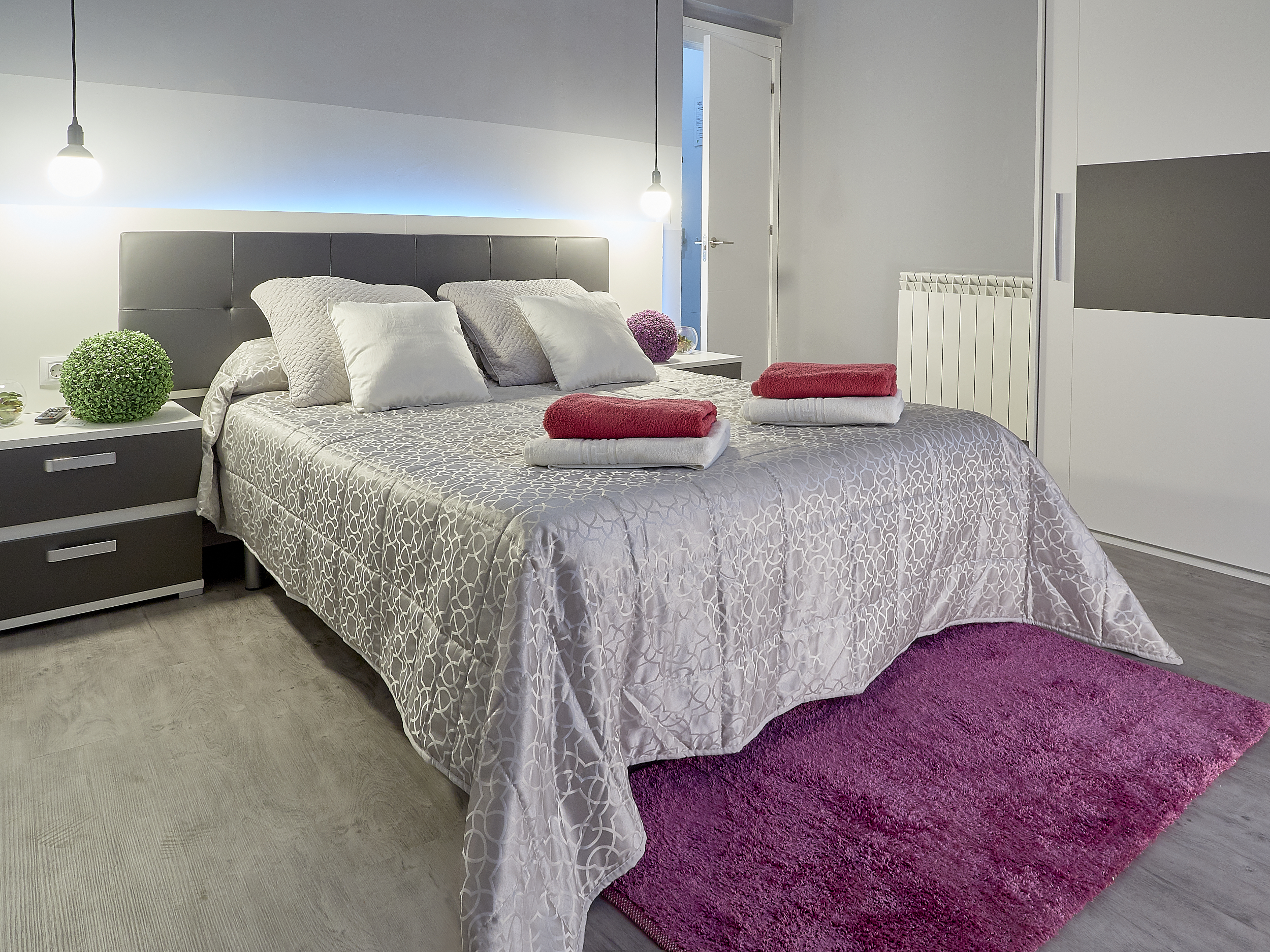 Comfort slaapkamer met tweepersoonsbed Entrevias Leon