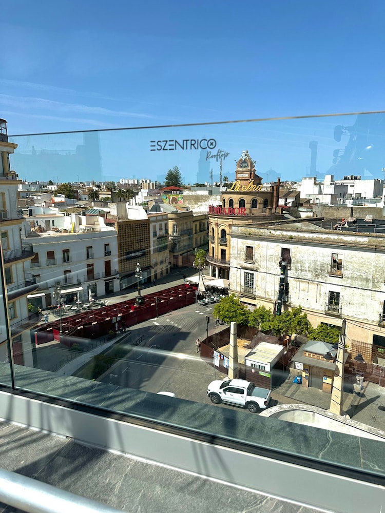 Zeezicht vanaf het balkon — esZentrico Suites Jerez