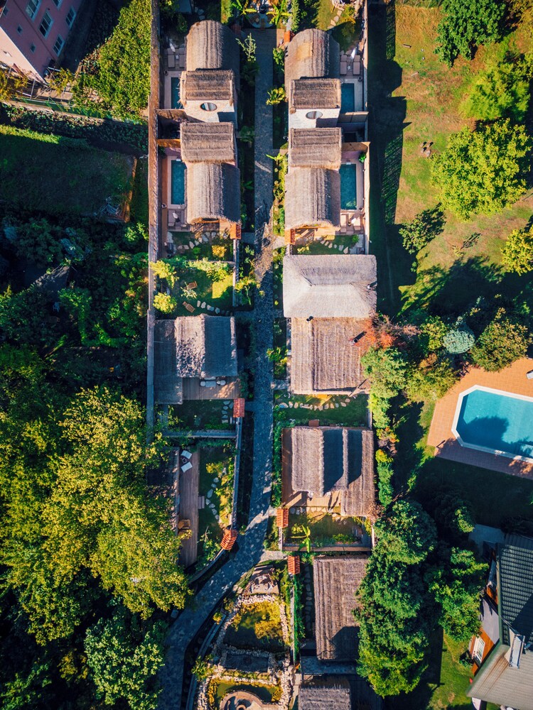 Feronia Suites tuinzijde met groene omgeving
