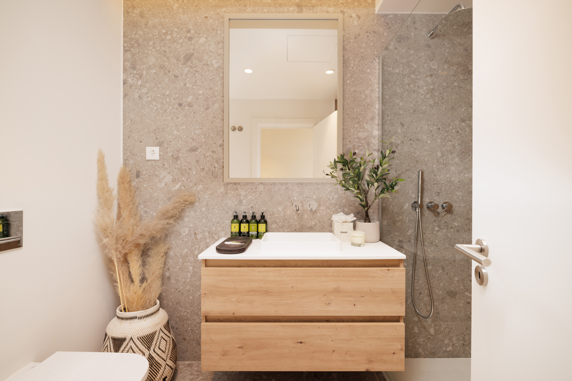 Badkamer met ligbad — Flamingos Salgados