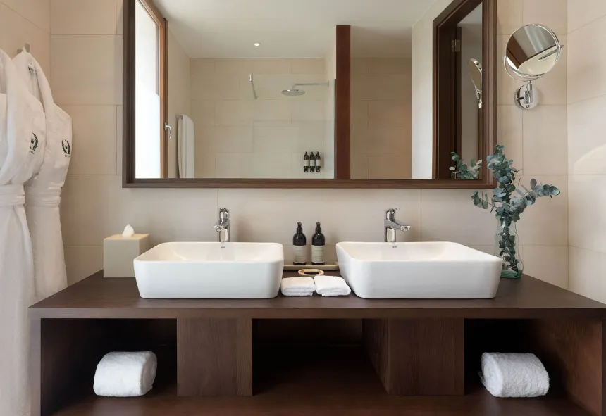 Badkamer met ligbad — Gran Hotel Taoro