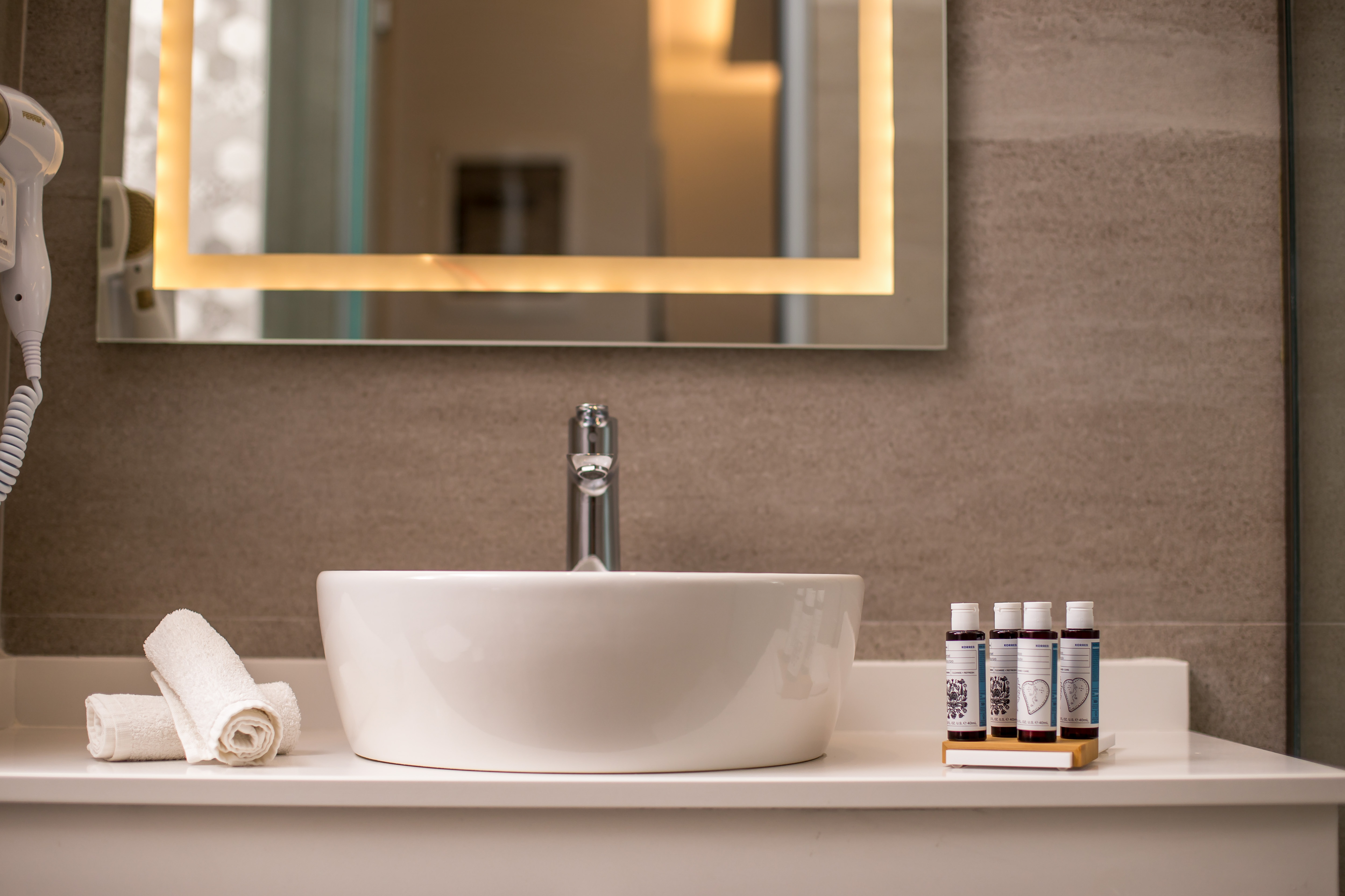 Badkamer met ligbad — Hollywood Inn