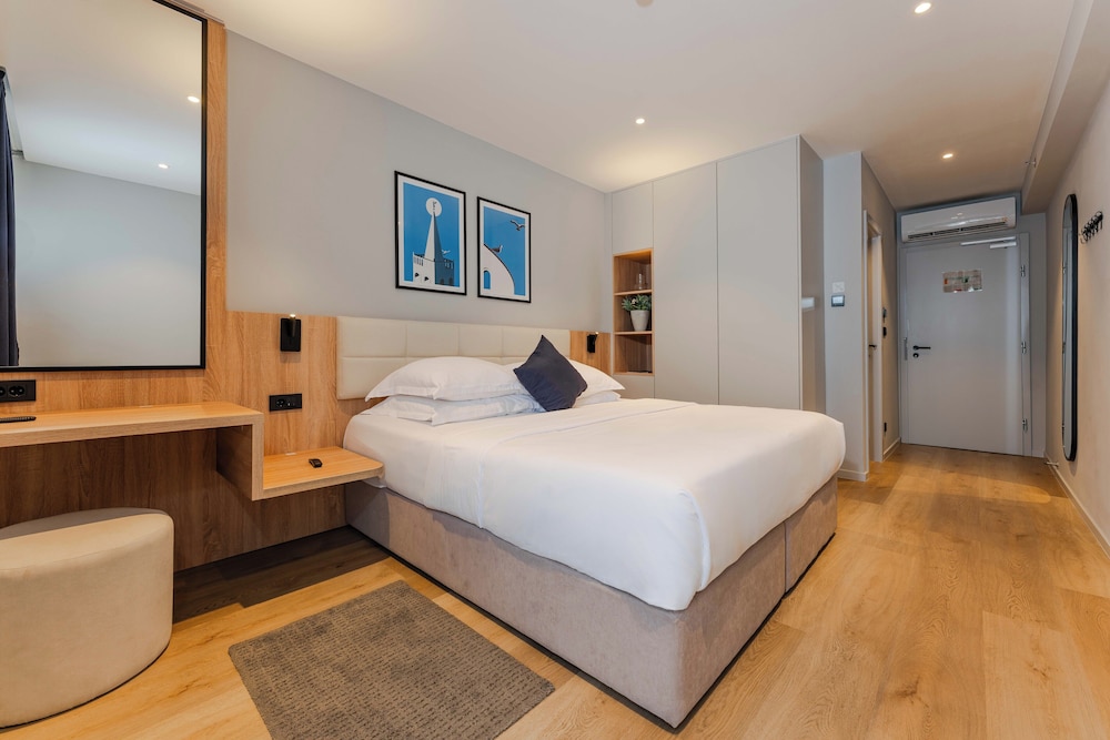 Luxe hotelkamer met zeeëcht uitzicht