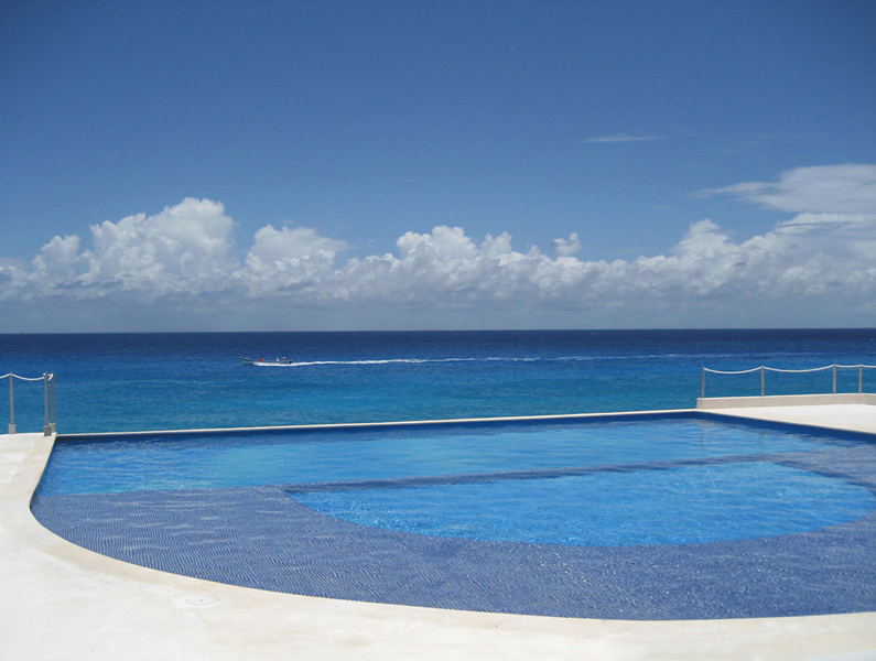 Hotel B Cozumel.