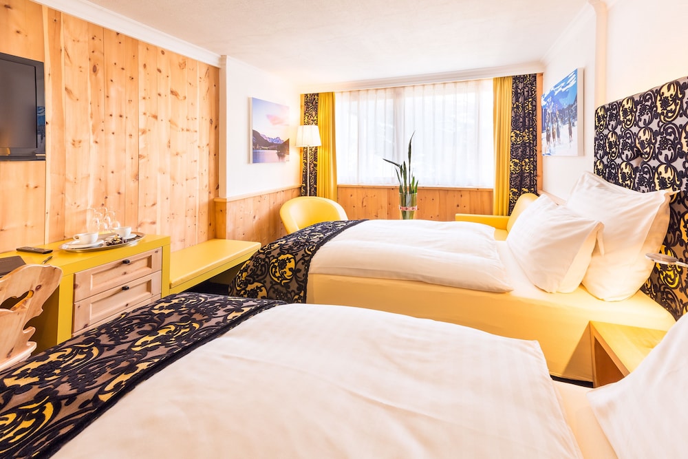 Gezellige hotelkamer met authentieke inrichting