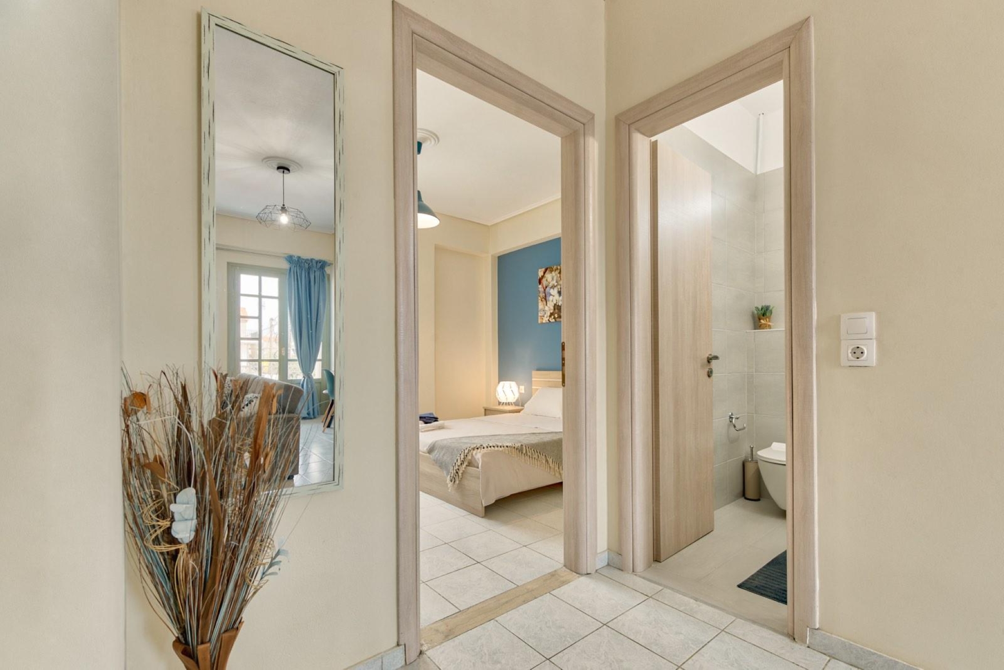 Badkamer met inloopdouche — Kallas Apartments