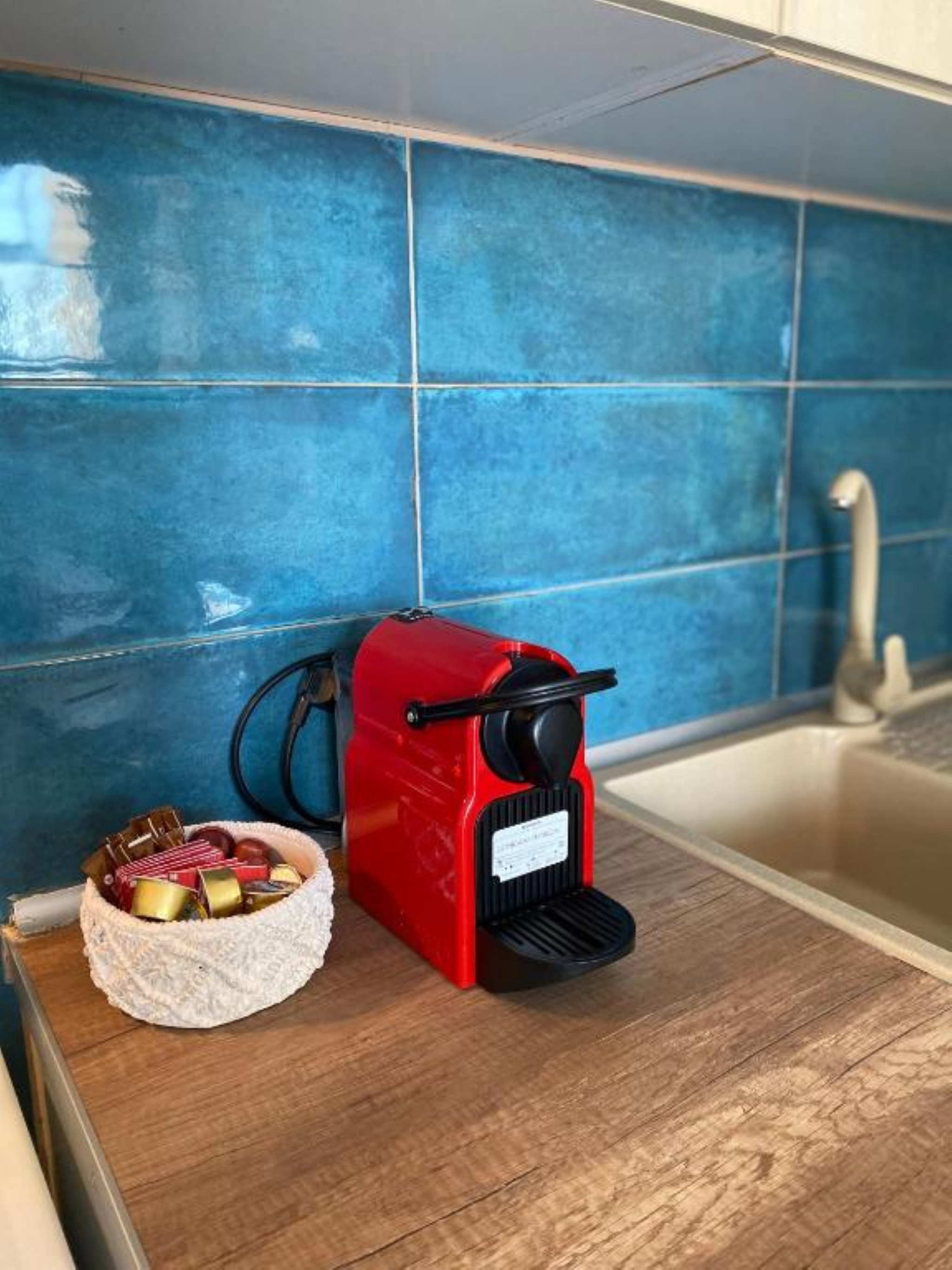 Badkamer met inloopdouche — Kallas Apartments