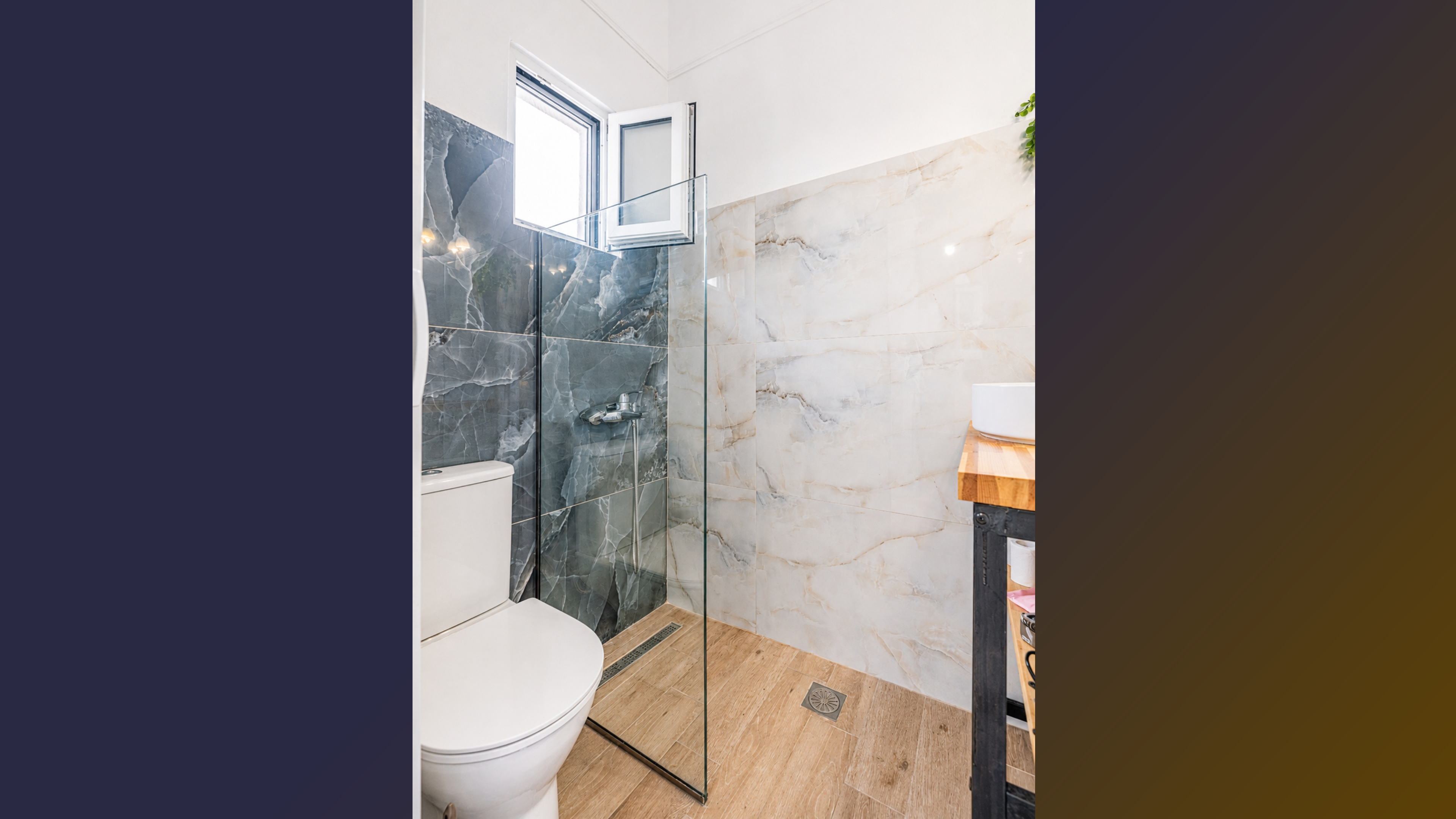 Badkamer met inloopdouche — Karavaki Apartments