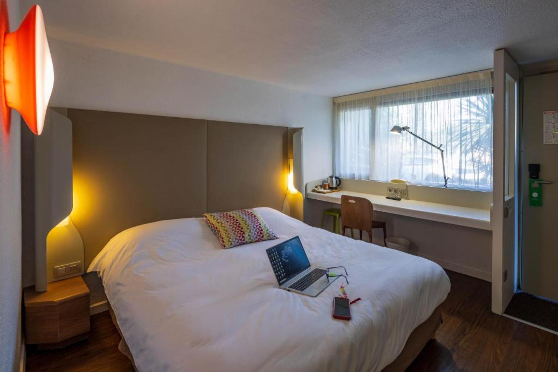 Kamer met tweepersoonsbed — l’Hôtel Noemys Arles