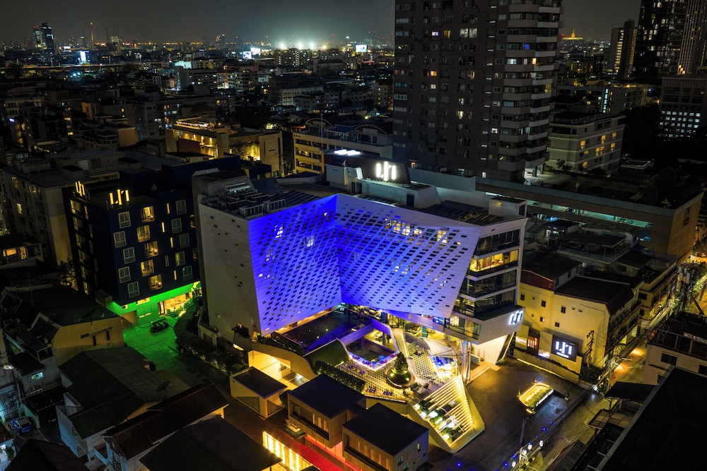 Luchtfoto van LiT Bangkok Hotel en omgeving