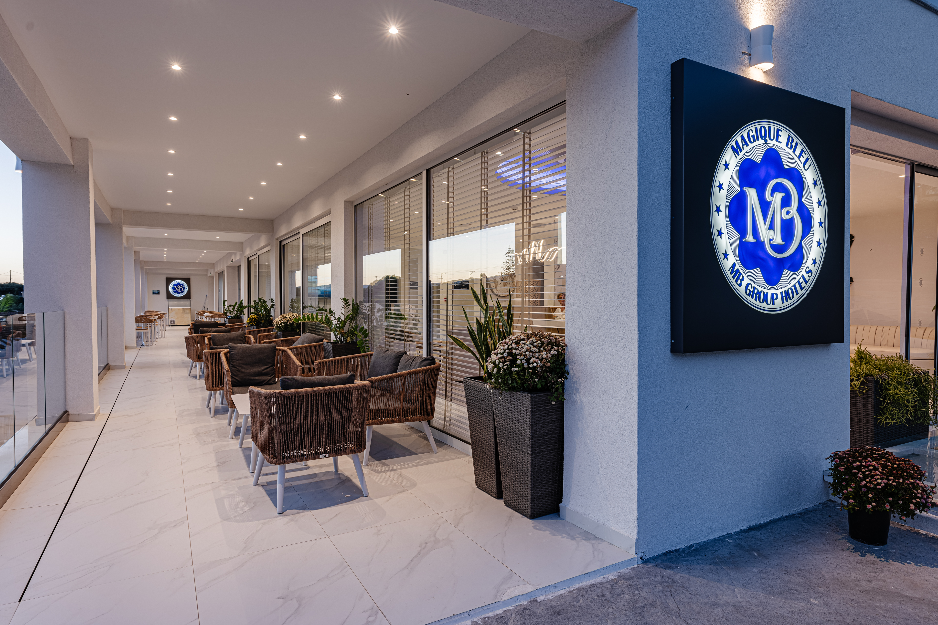 Lobby met receptie — Magique Bleu