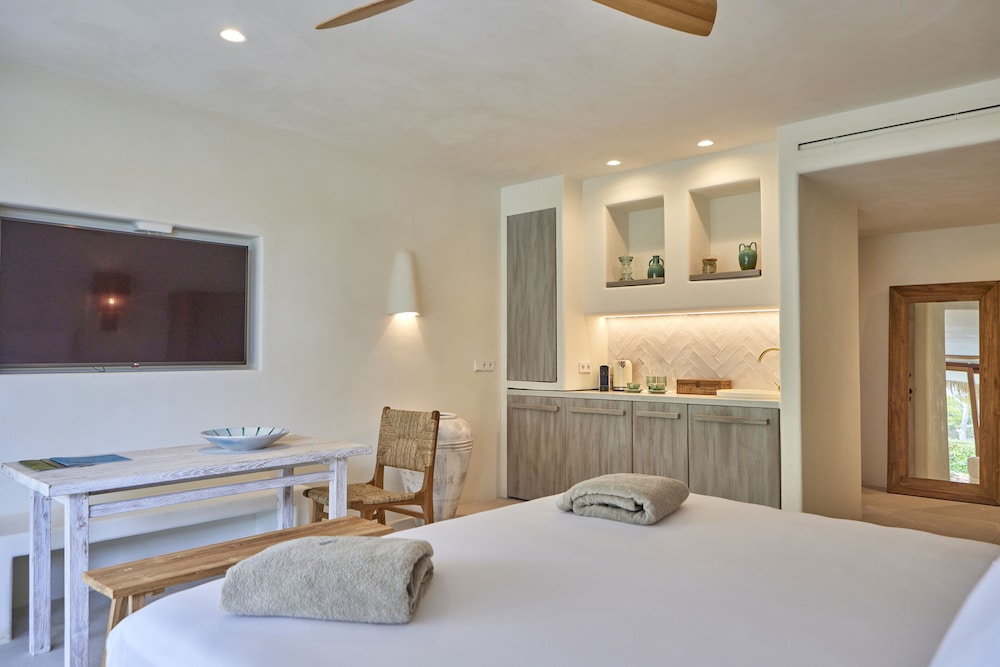 Moderne bedkamer met zeeview