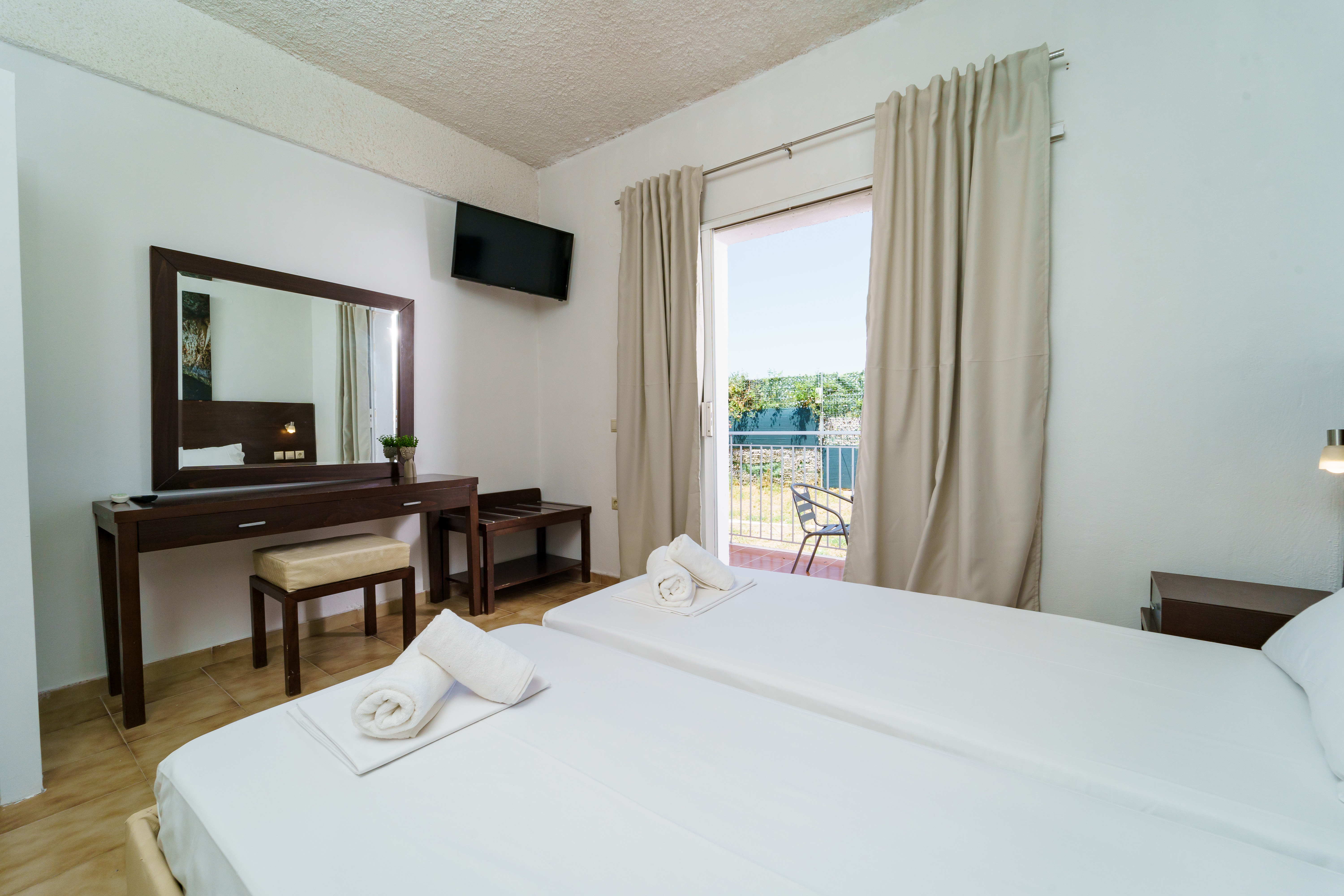 Suite met zithoek — Mayo Rooms