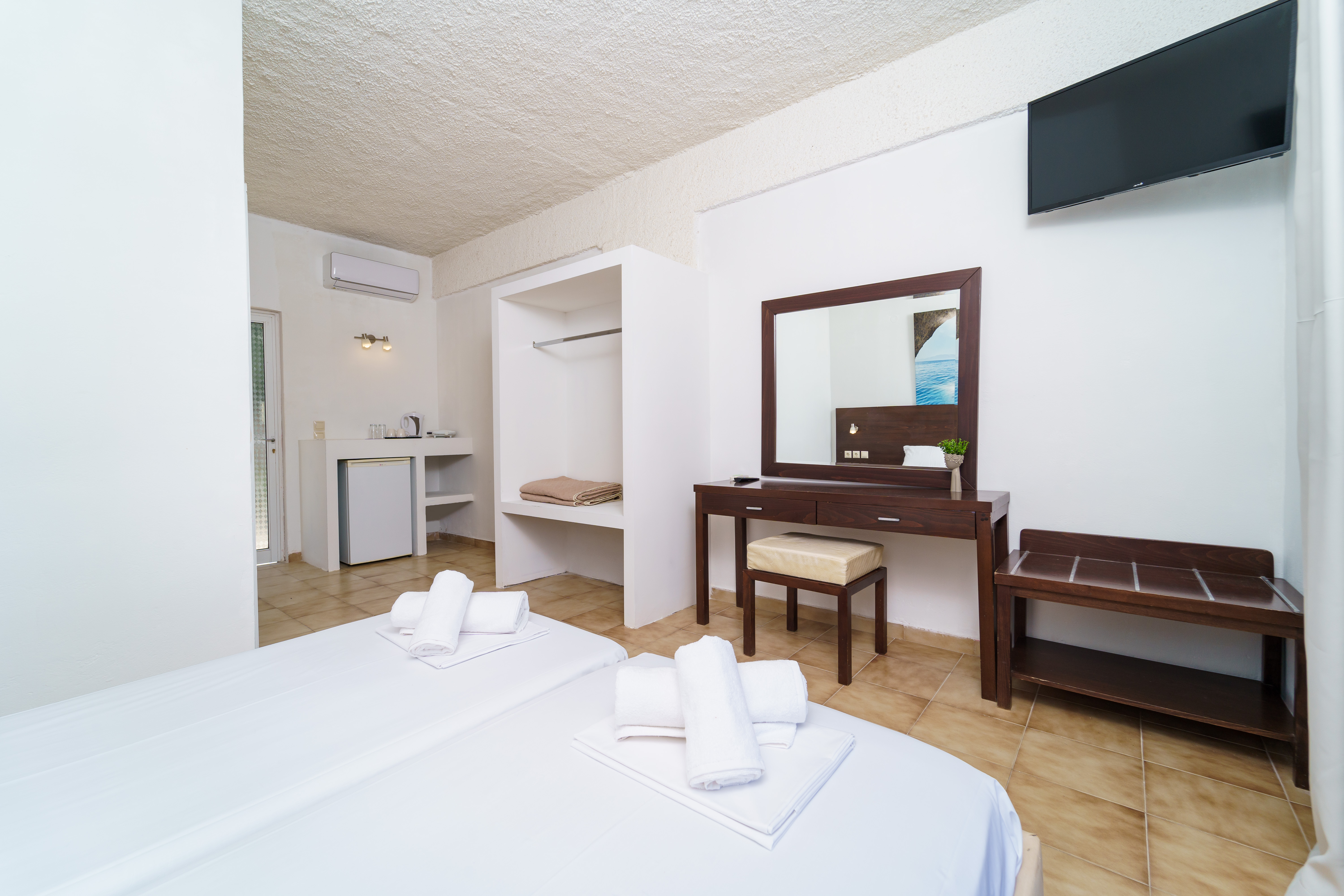 Suite met zithoek — Mayo Rooms