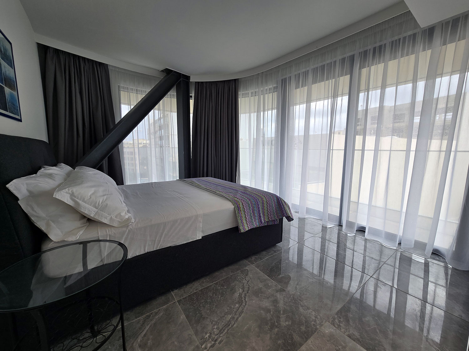 Kamer met tweepersoonsbed — Mercury Suites - Skydream Getaways