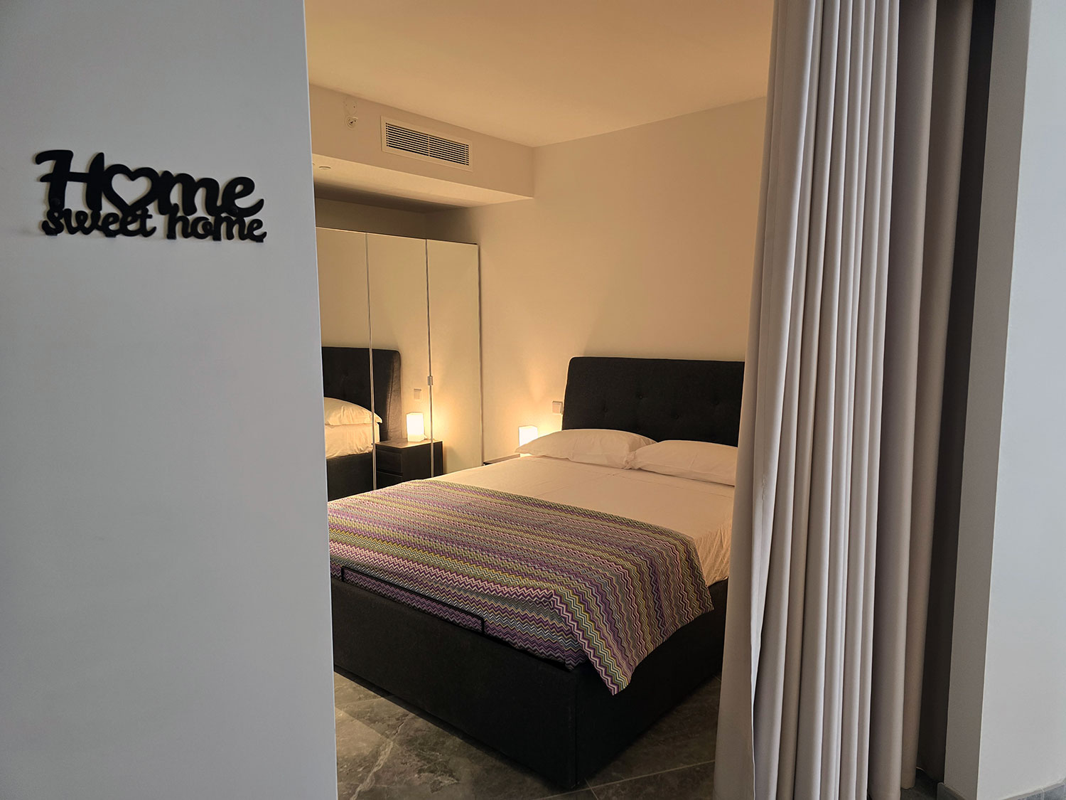 Kamer met tweepersoonsbed — Mercury Suites - Skydream Getaways