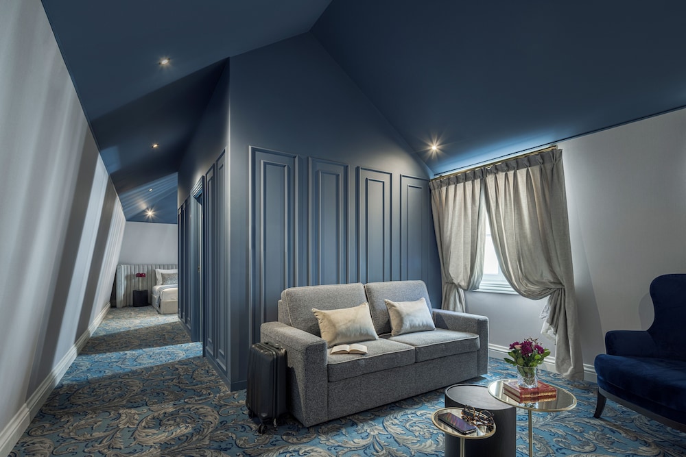 Comfortabele hotelkamer met elegante afwerking