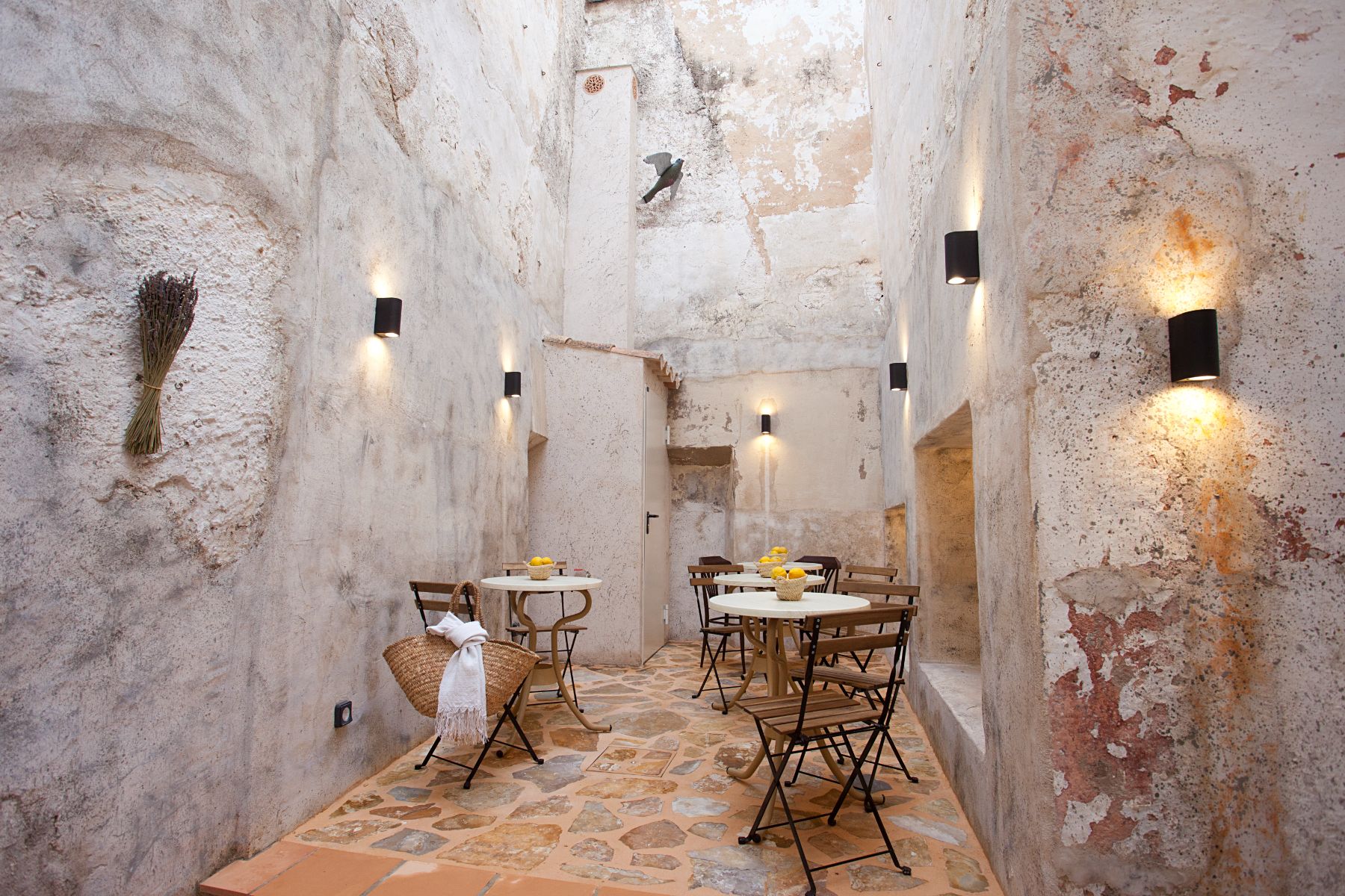 Restaurant met gedekte tafels — My Rooms Artà Adults Only by My Rooms Hotels