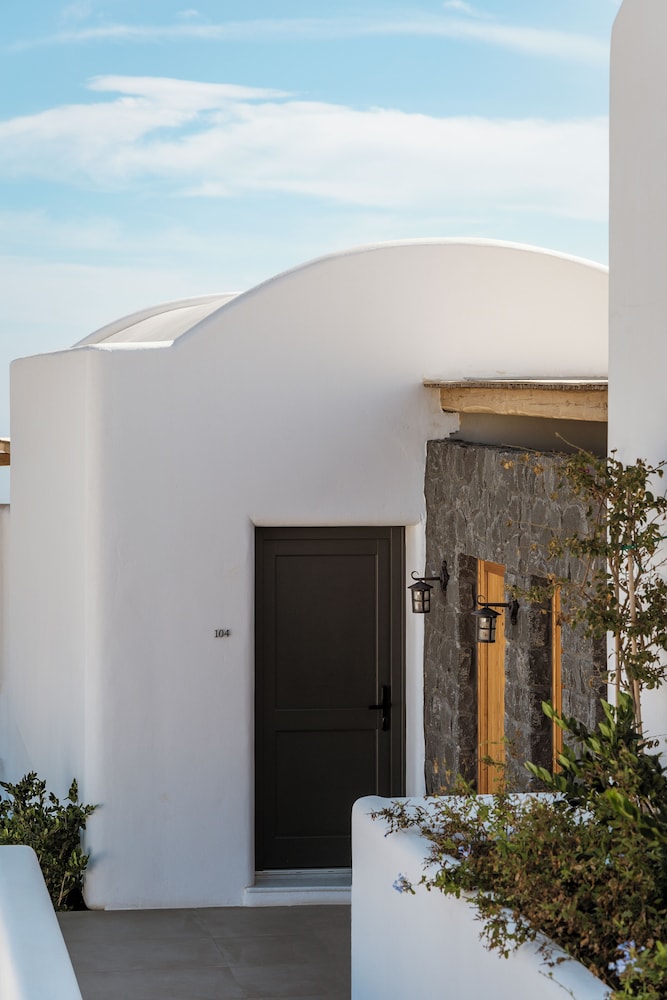 NERO Boutique Hotel