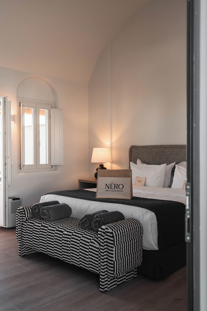 Elegant ingerichte gastenkamer bij NERO Boutique Hotel