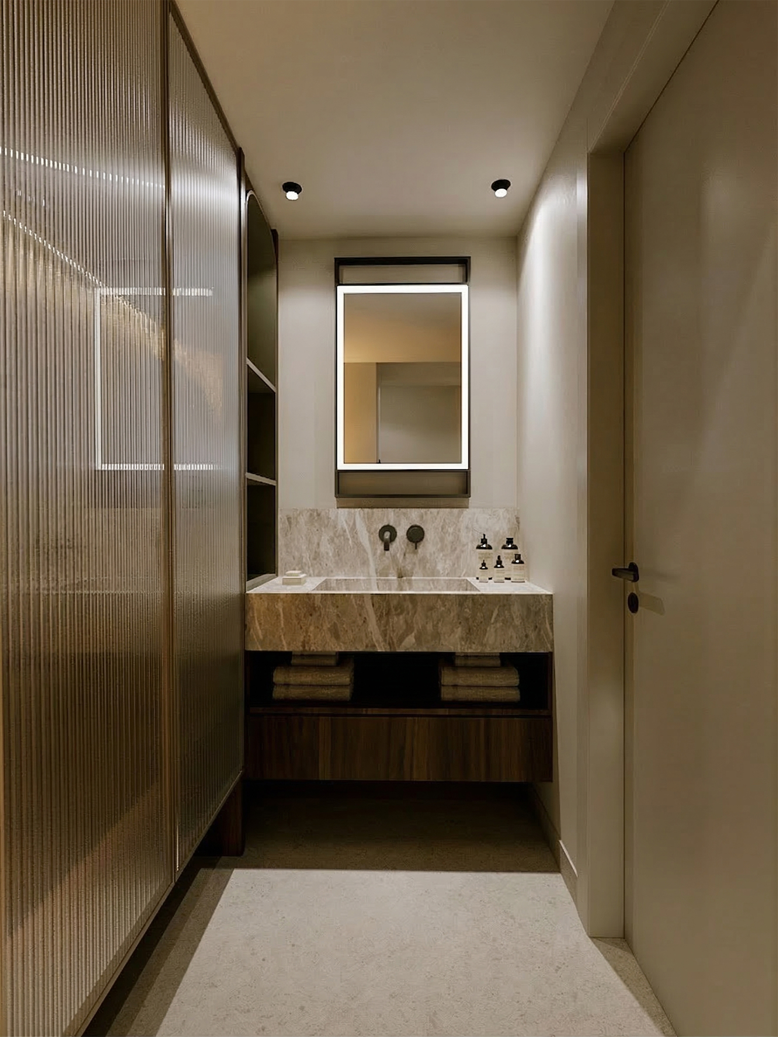 Badkamer met inloopdouche — Nesean Plaza Hotel