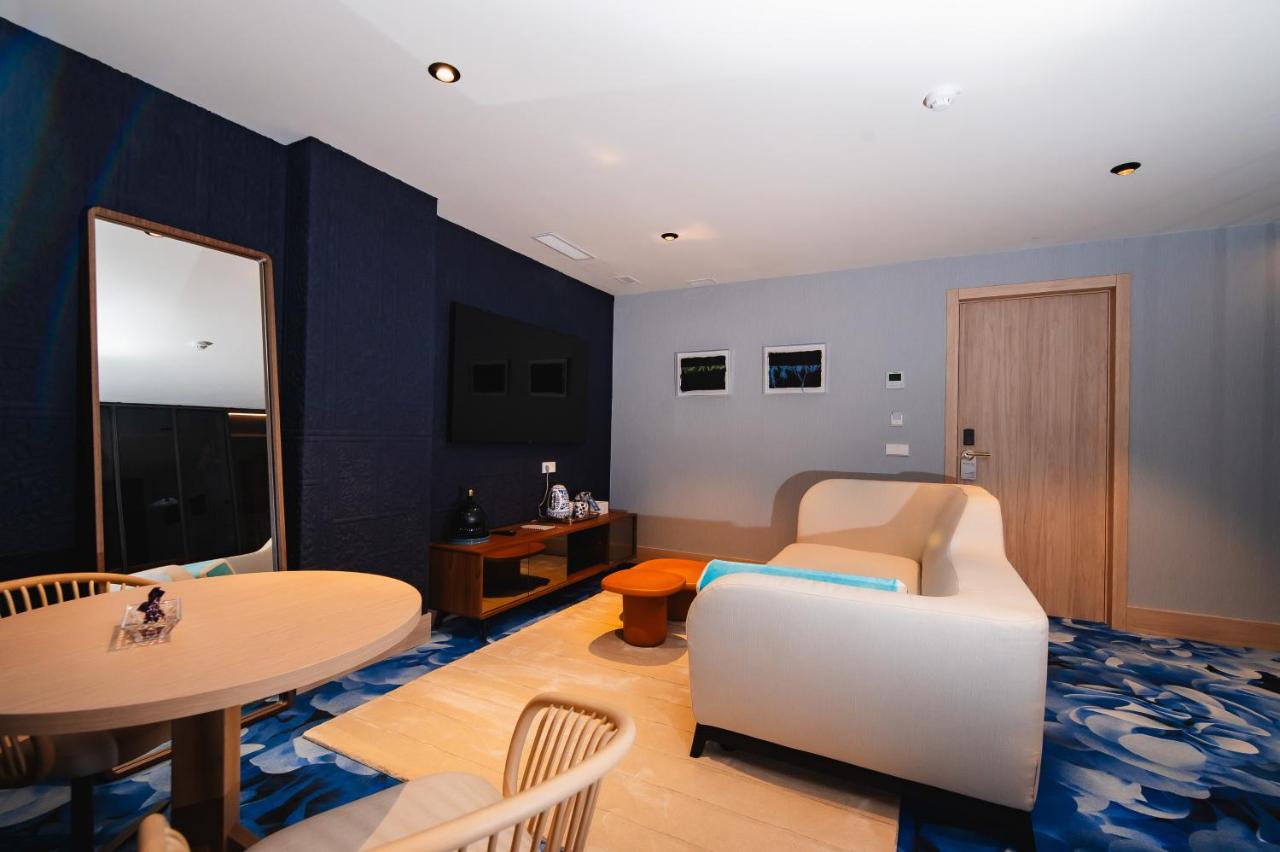 Suite met zithoek — Nomada House by SH Hoteles