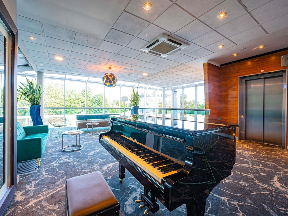 Lobby interieur met design elementen in Novotel London West