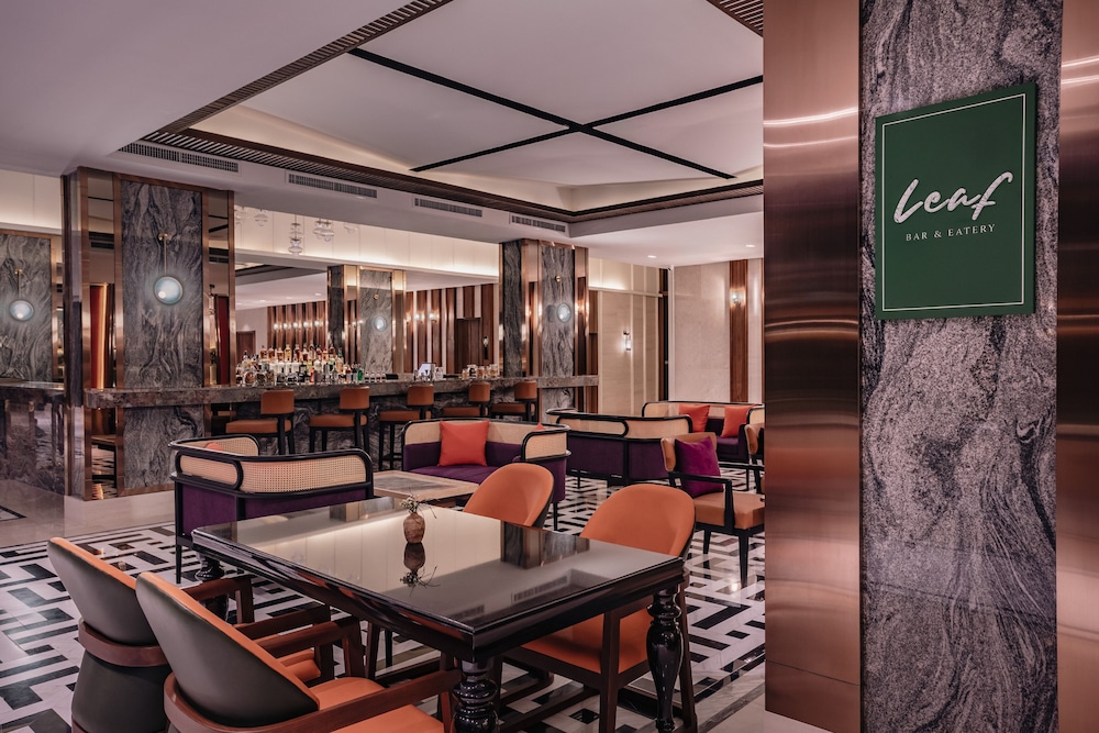 Comfortabele loungemeubels in Nysa Hotel Bangkok lobby