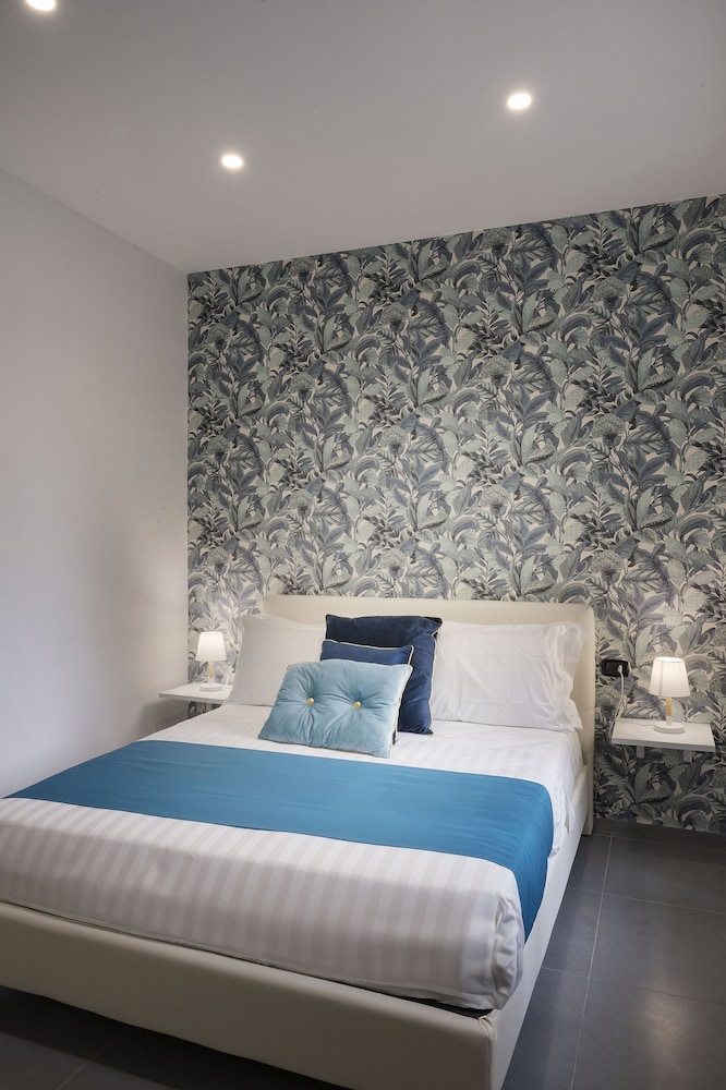 Elegant ingerichte hotelkamer met klassieke details