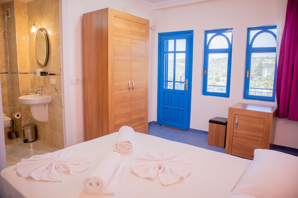 Luxe gastkamer met uitzicht op de Middellandse Zee