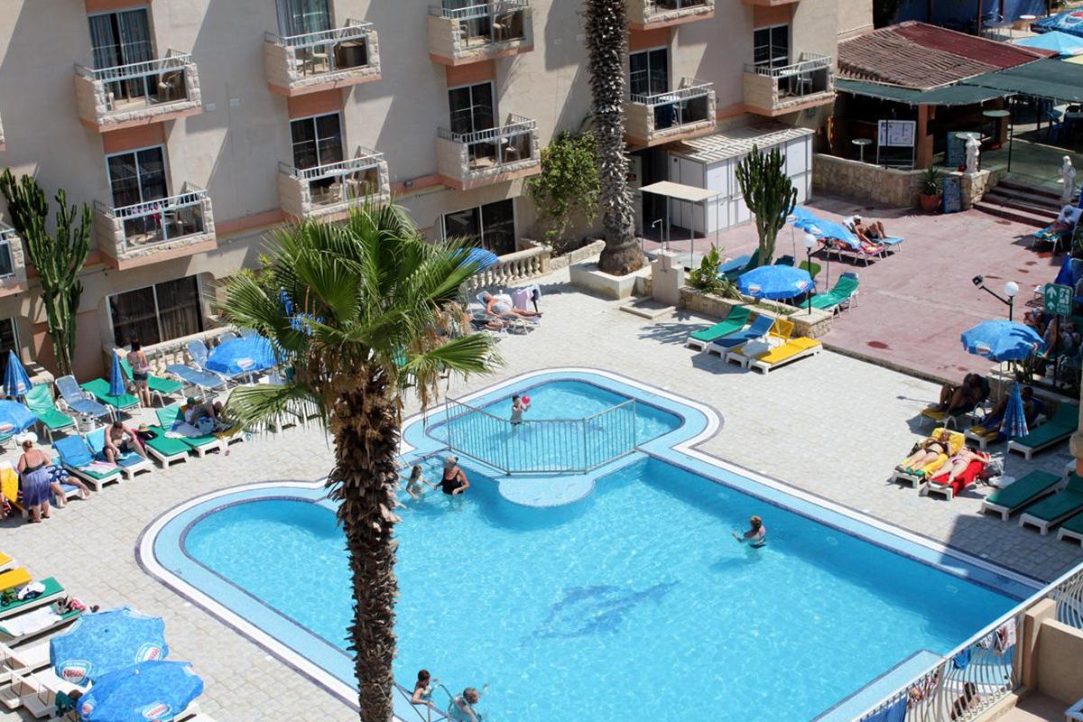 Pebbles Resort  (Oct - May) / Bora Bora Ibiza-Malta Resort (Jun - Sep) foto 3