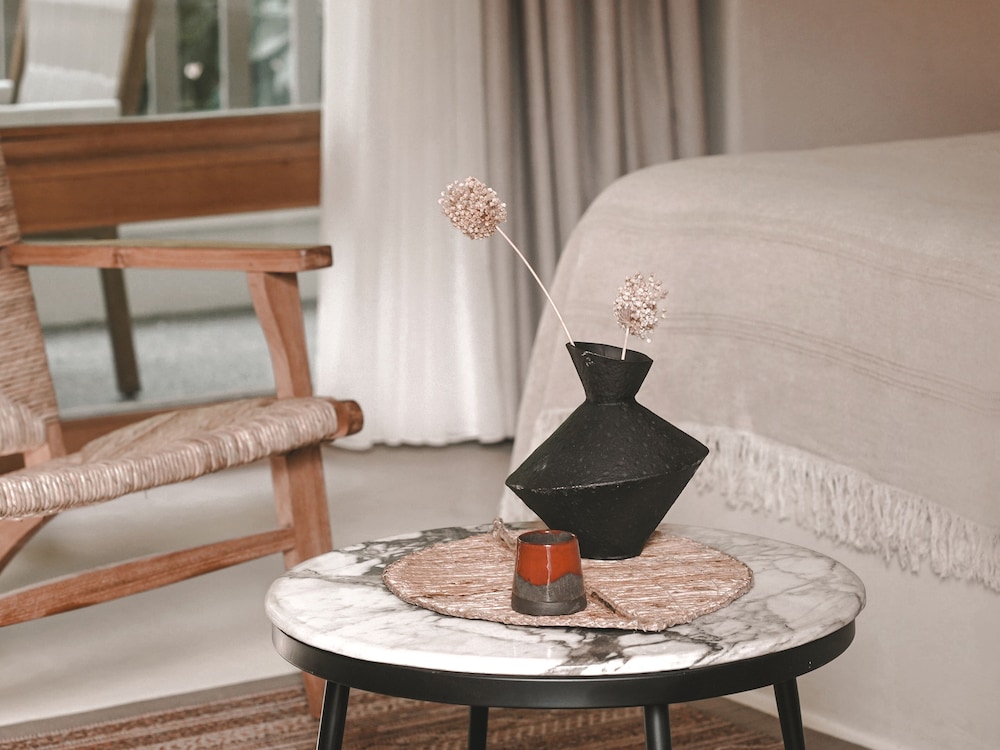 Luxe hotelkamer met strand sfeer