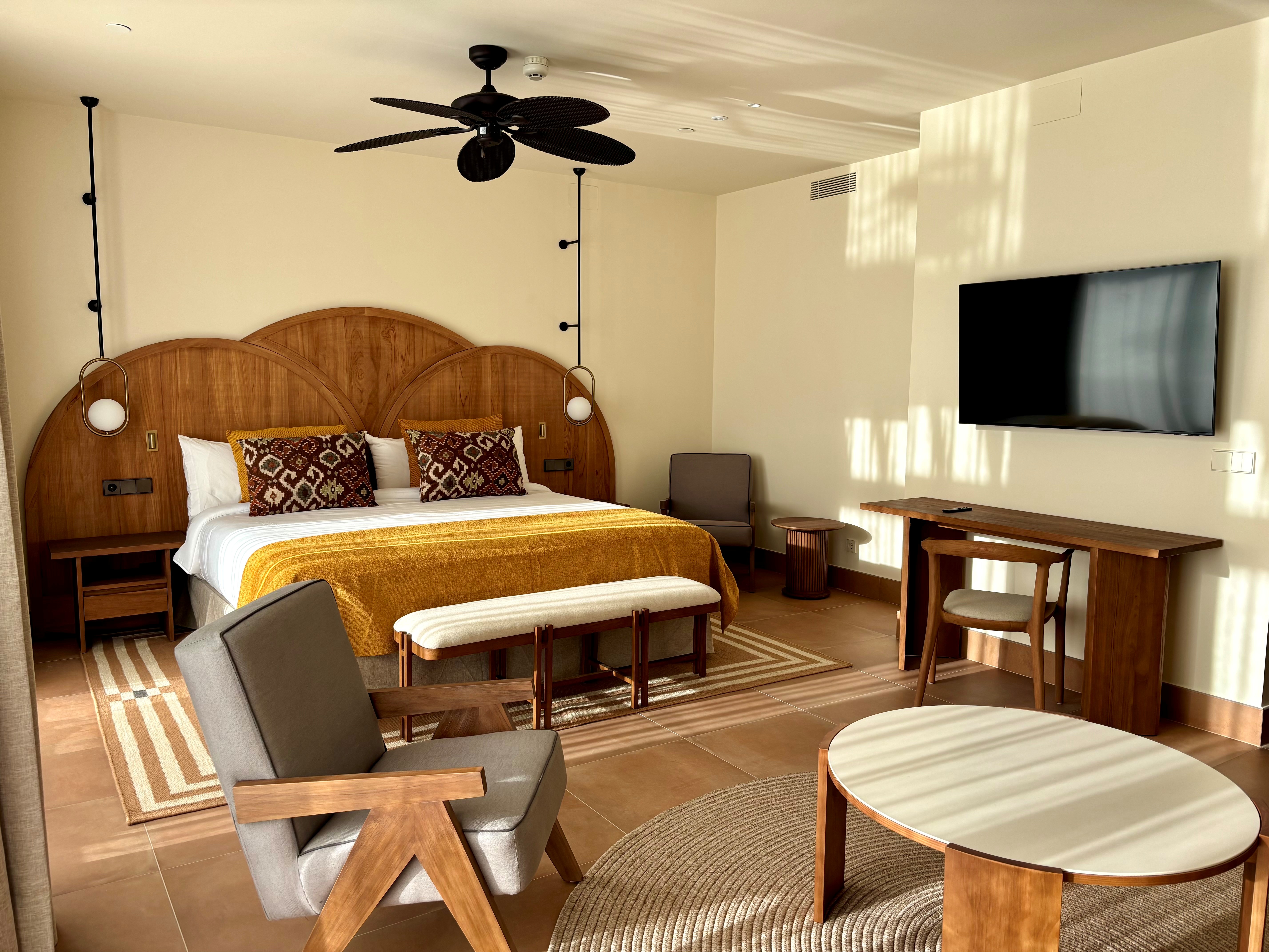 Suite met zithoek — Punta Bermeja Premium Beach Hotel