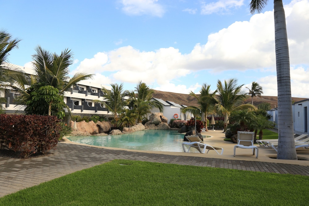 Panoramisch uitzicht op het R2 Romantic Fantasia Dreams & Suites complex