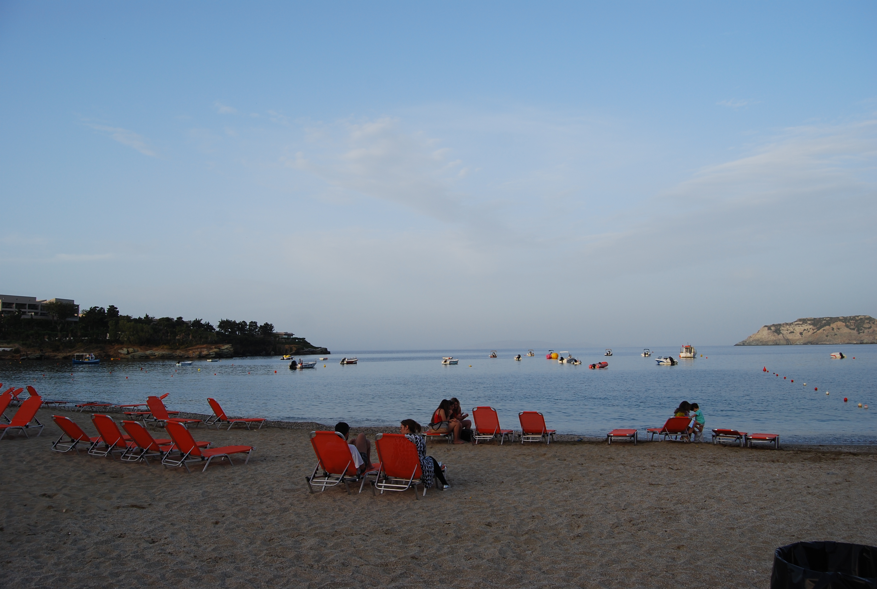 Privéstrand met parasols — Renia Studios