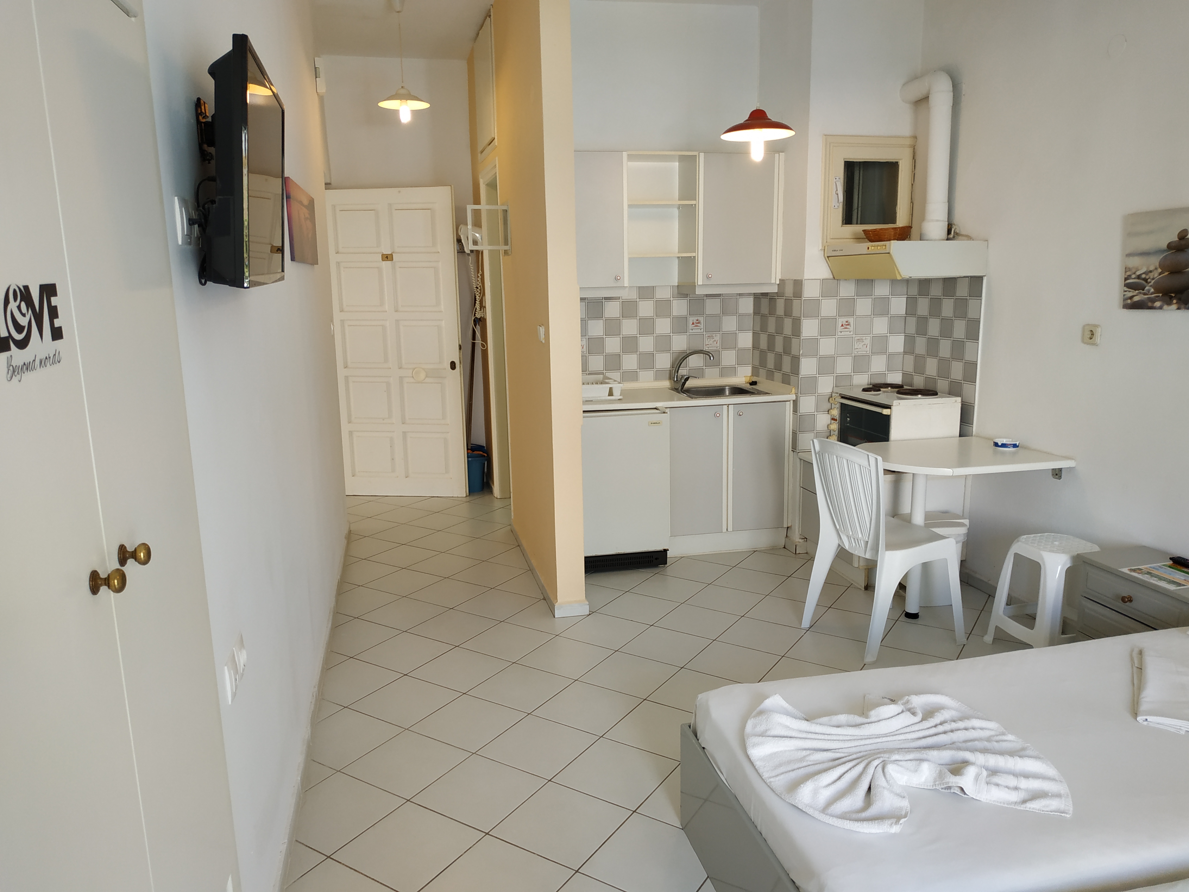 Badkamer met inloopdouche — Renia Studios