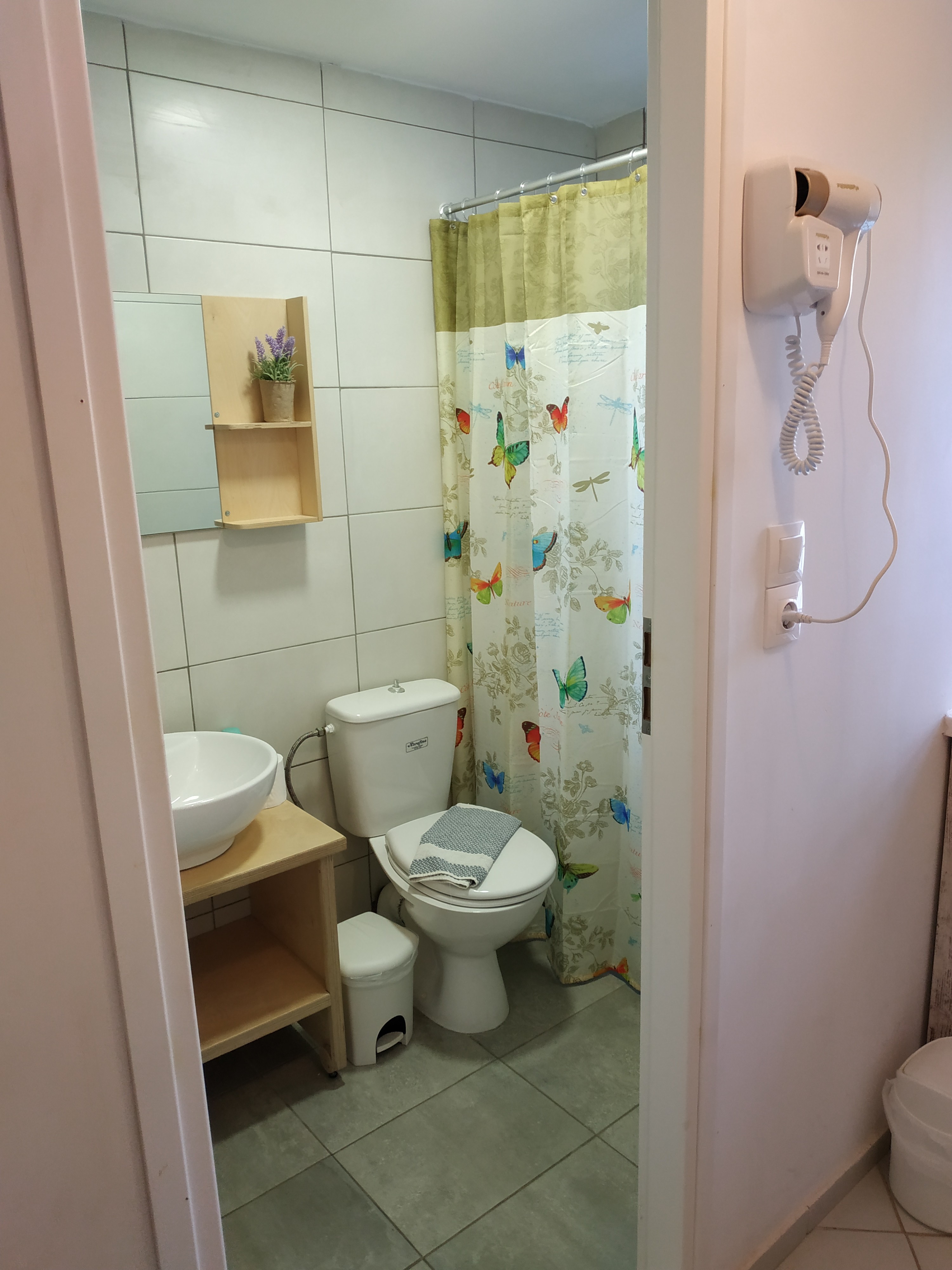 Badkamer met inloopdouche — Renia Studios