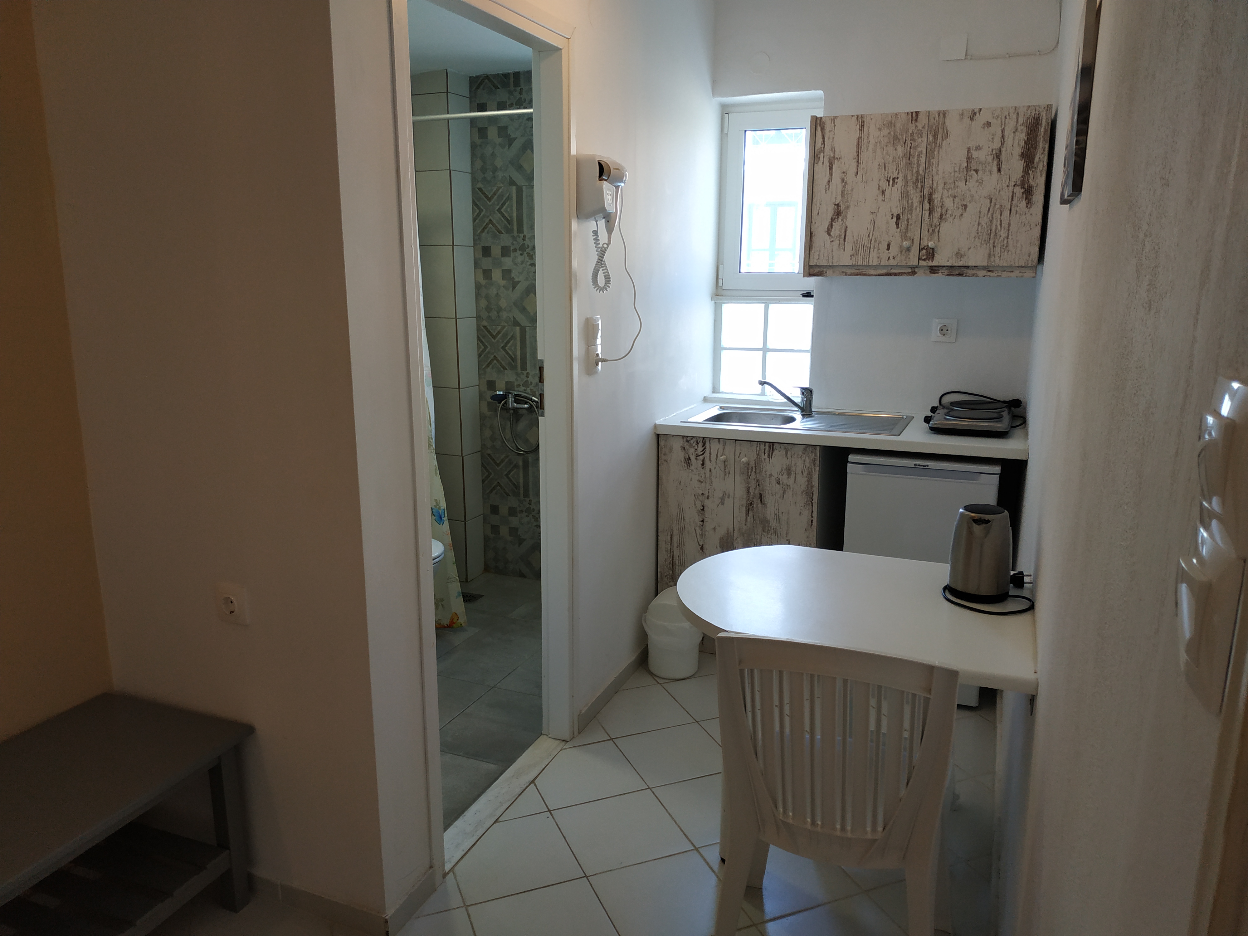 Badkamer met inloopdouche — Renia Studios