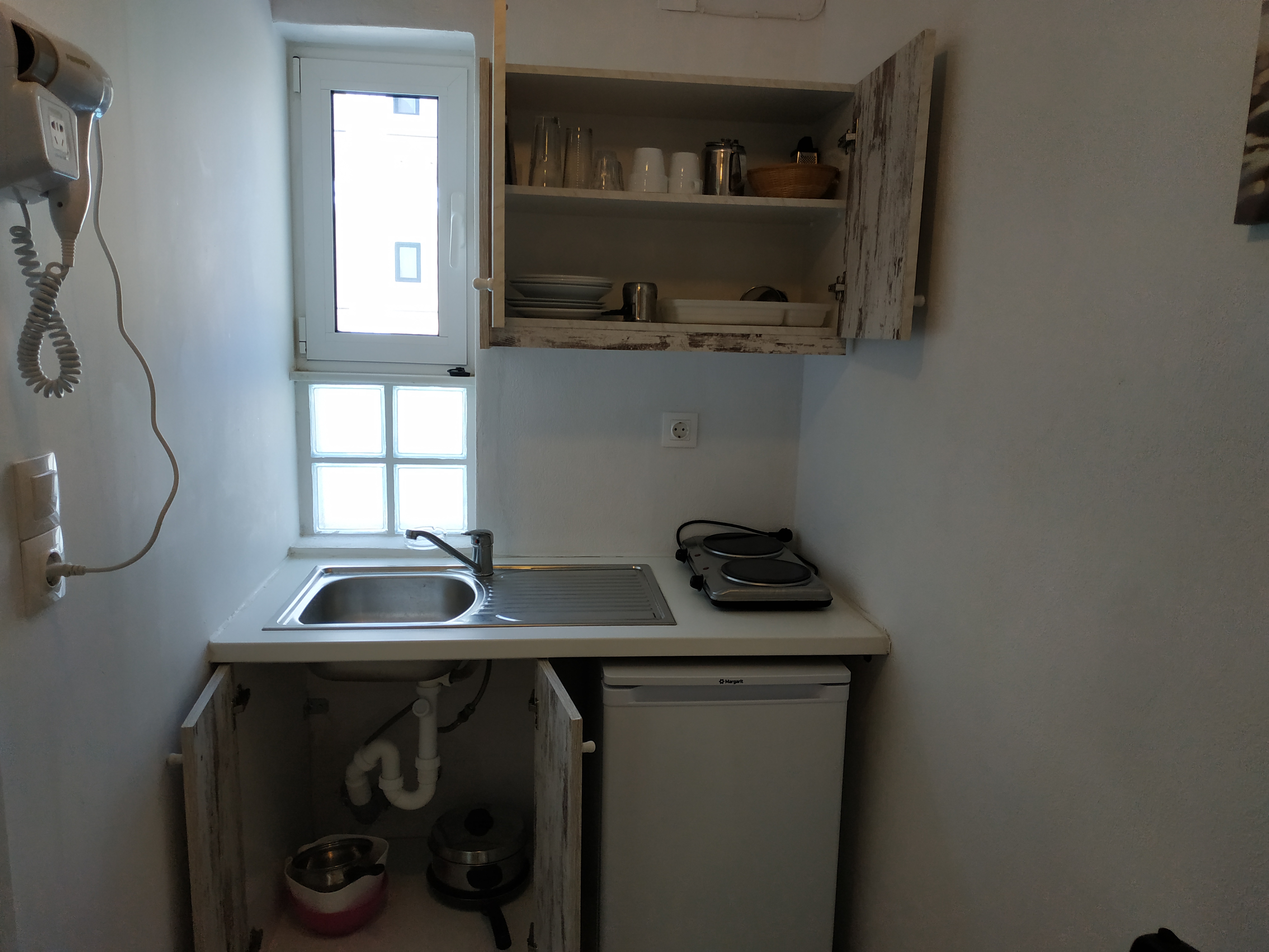 Badkamer met inloopdouche — Renia Studios