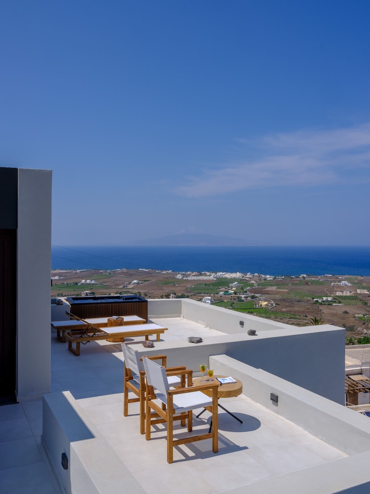 Ryolithos Suites foto 1